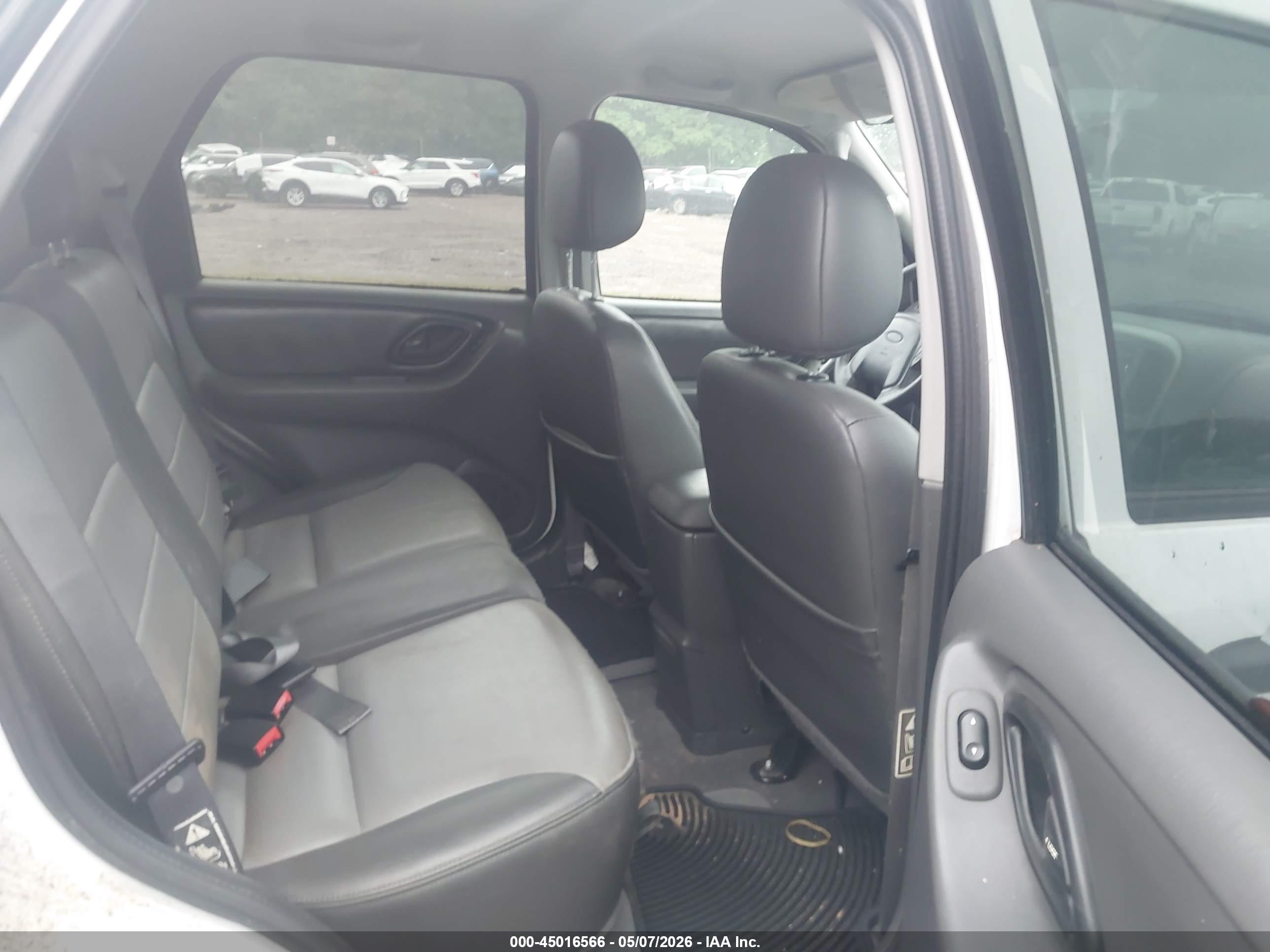 FORD ESCAPE image 8