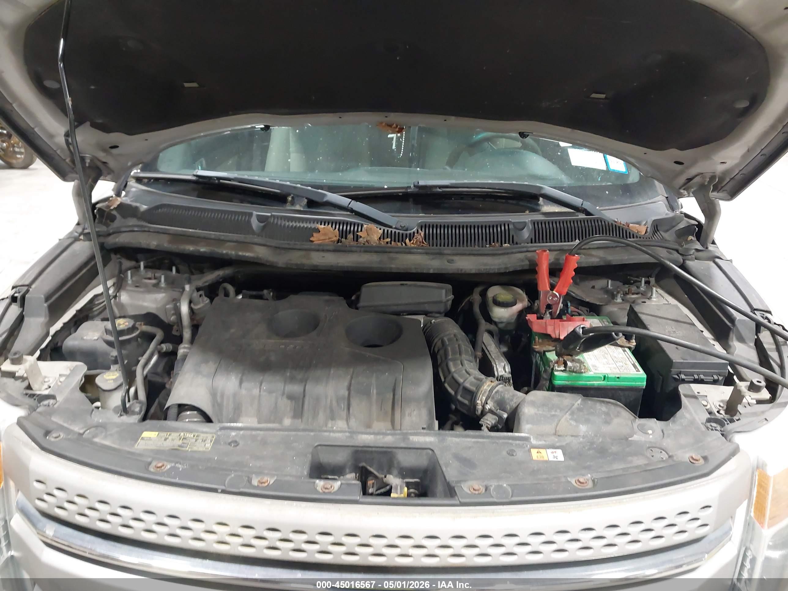 FORD EXPLORER image 10