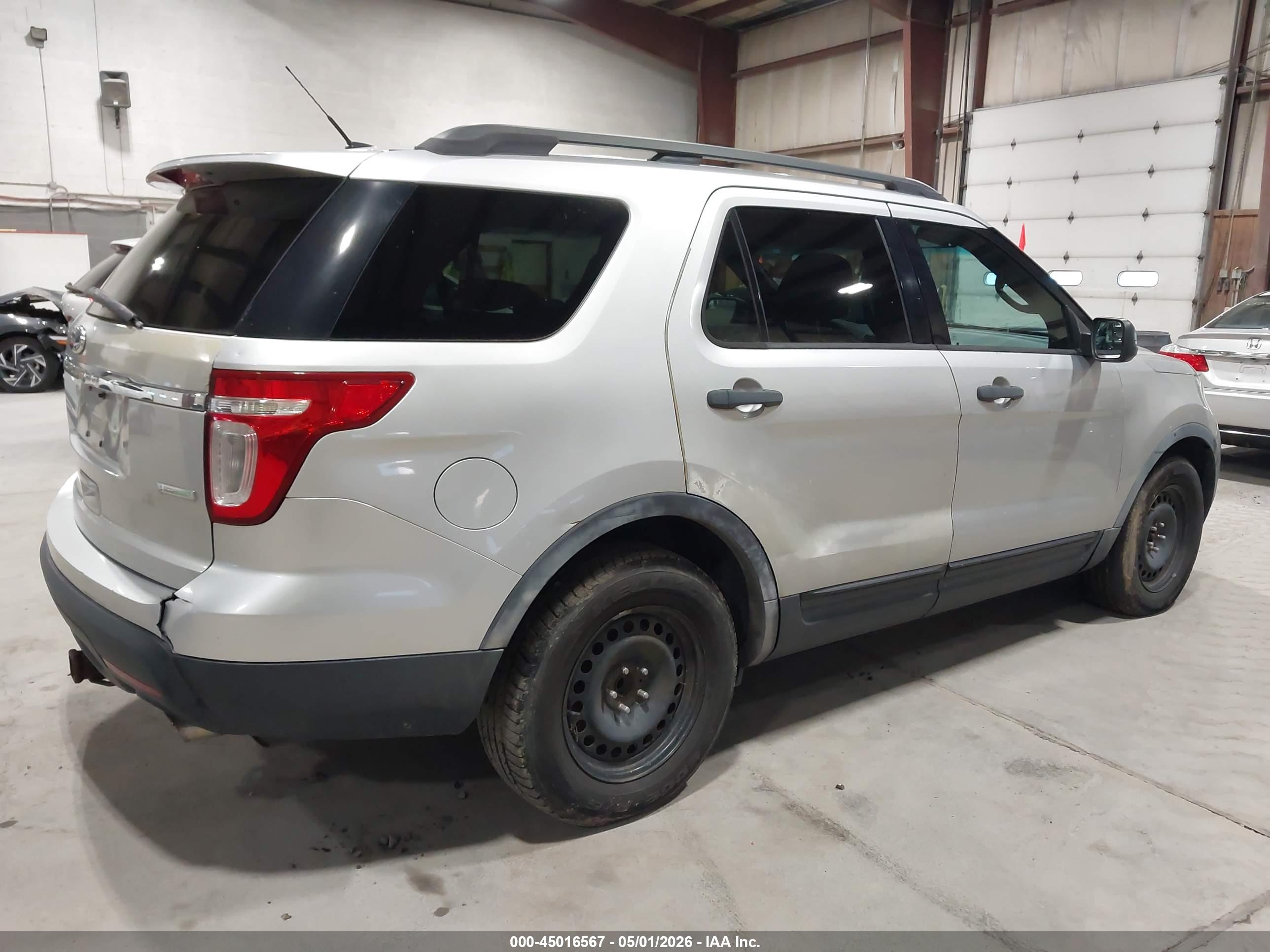 FORD EXPLORER image 4