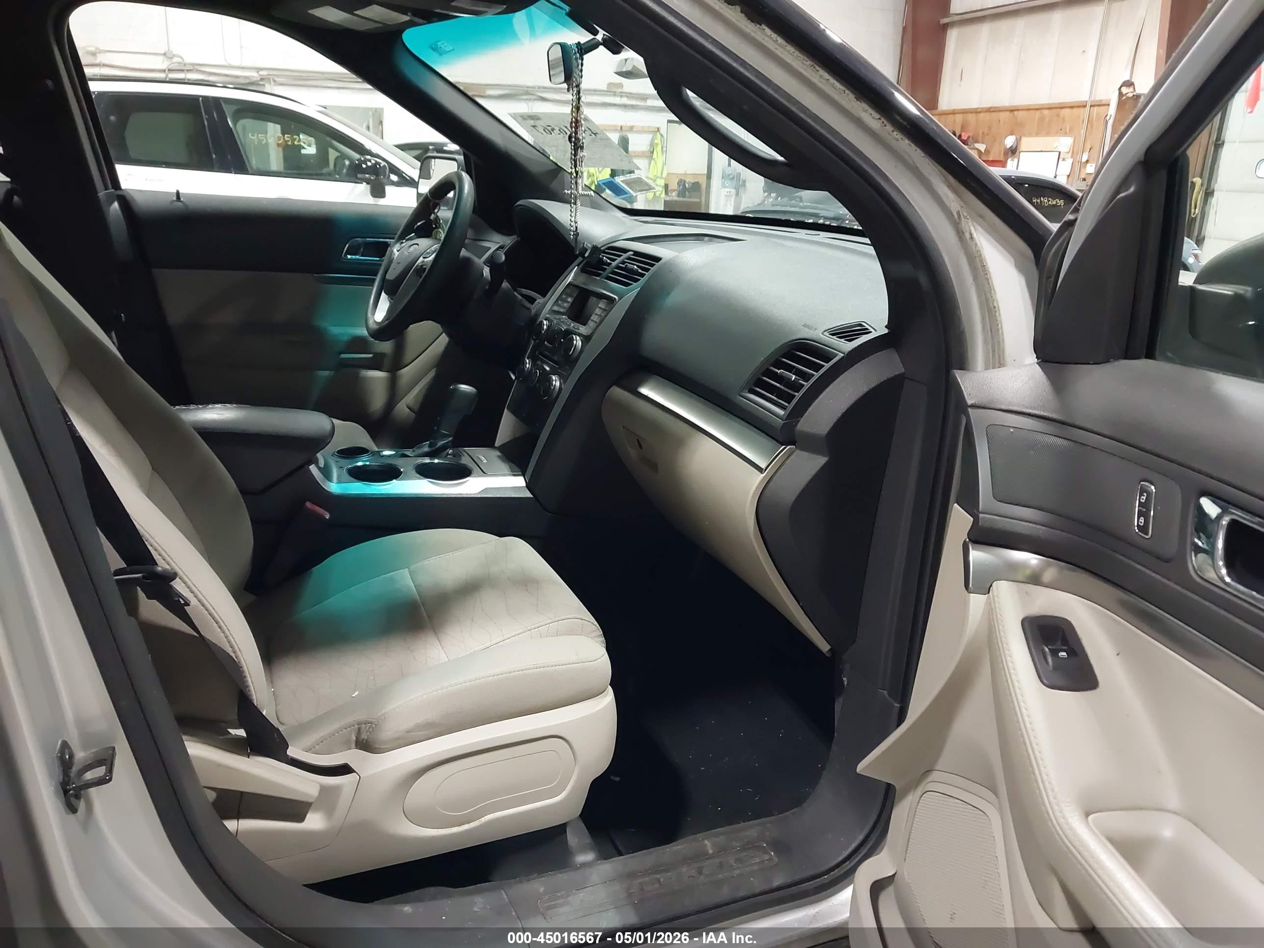 FORD EXPLORER image 5