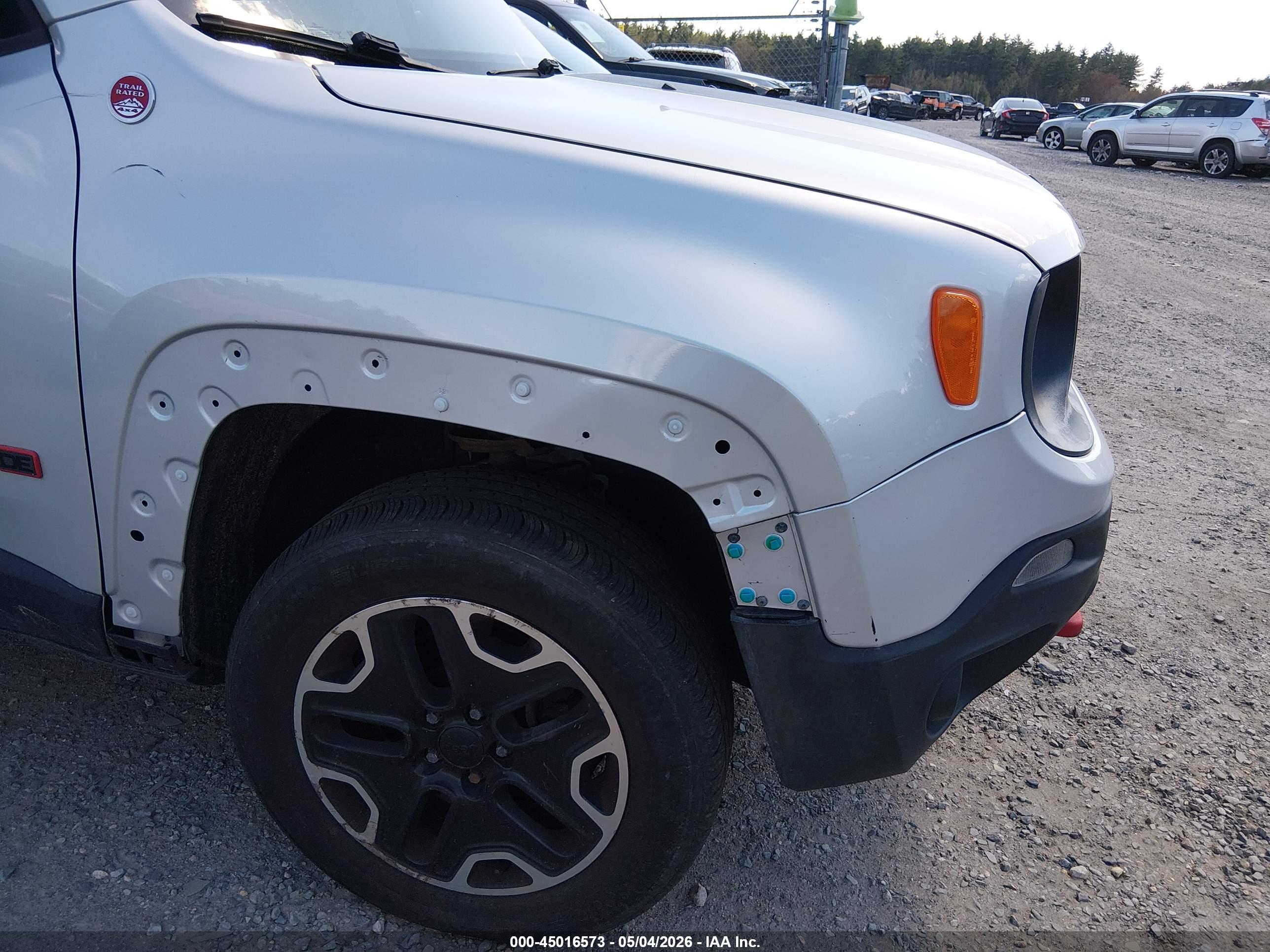 JEEP RENEGADE image 6