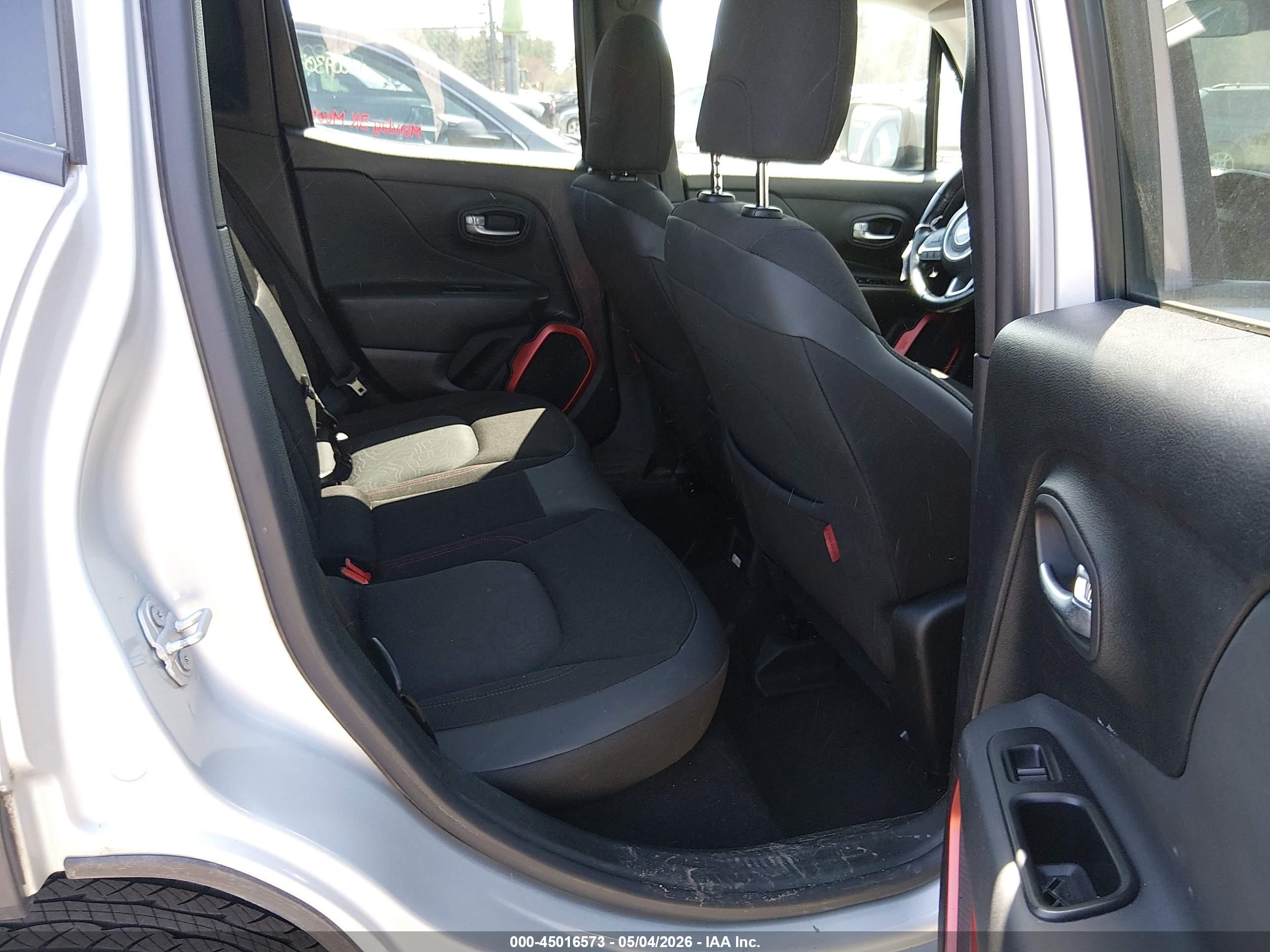 JEEP RENEGADE image 8