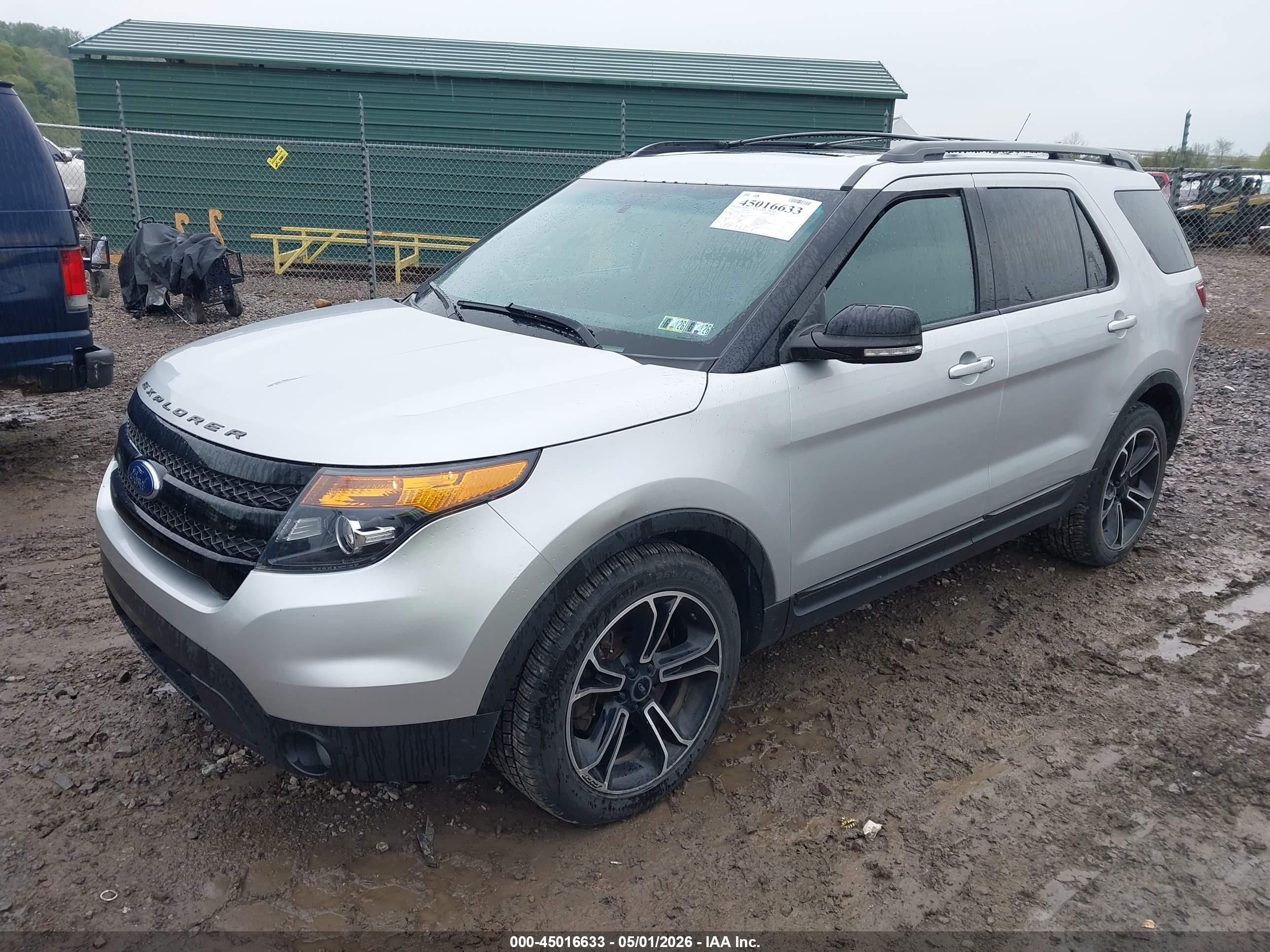 FORD EXPLORER image 2