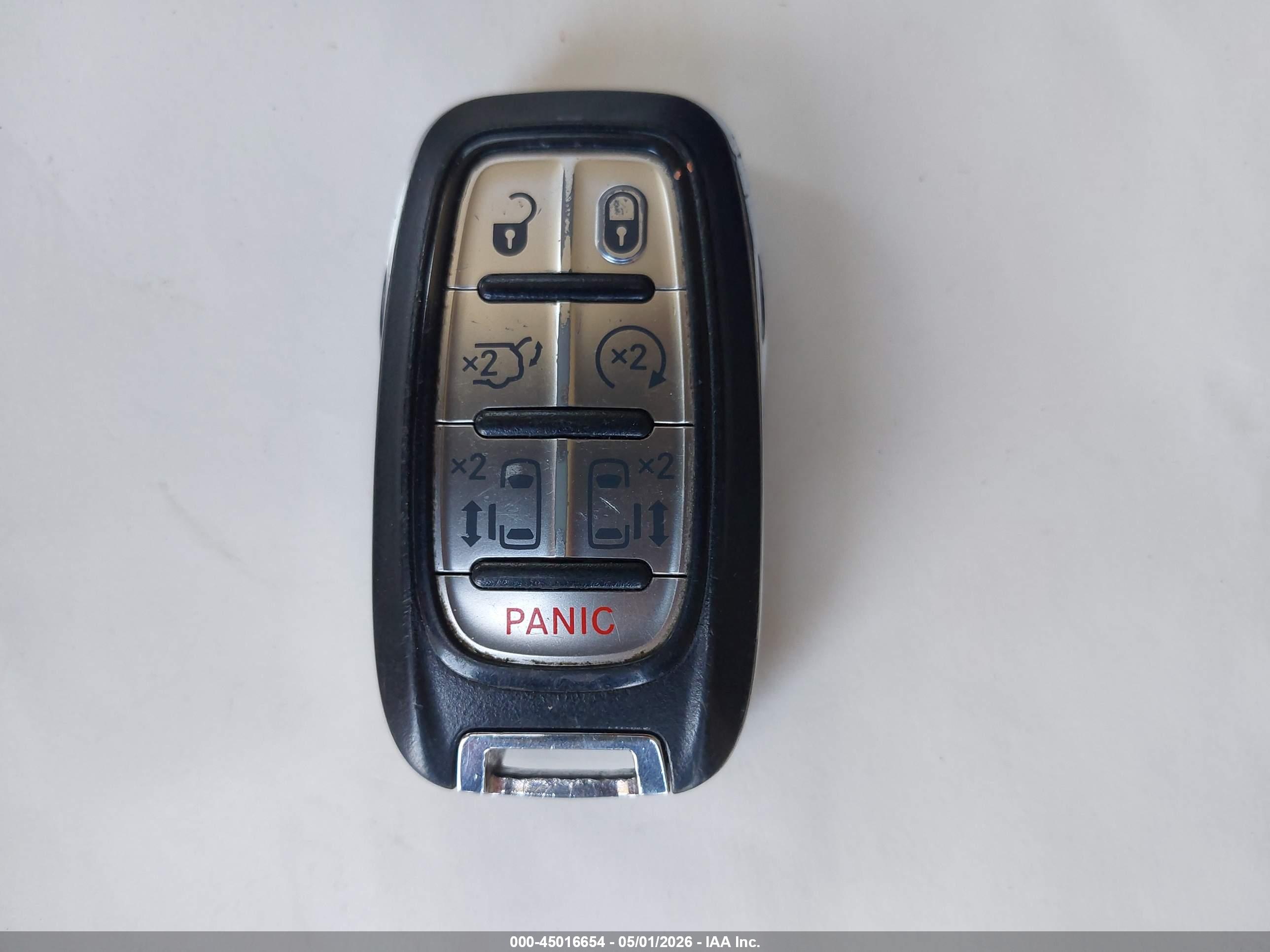 CHRYSLER PACIFICA image 11