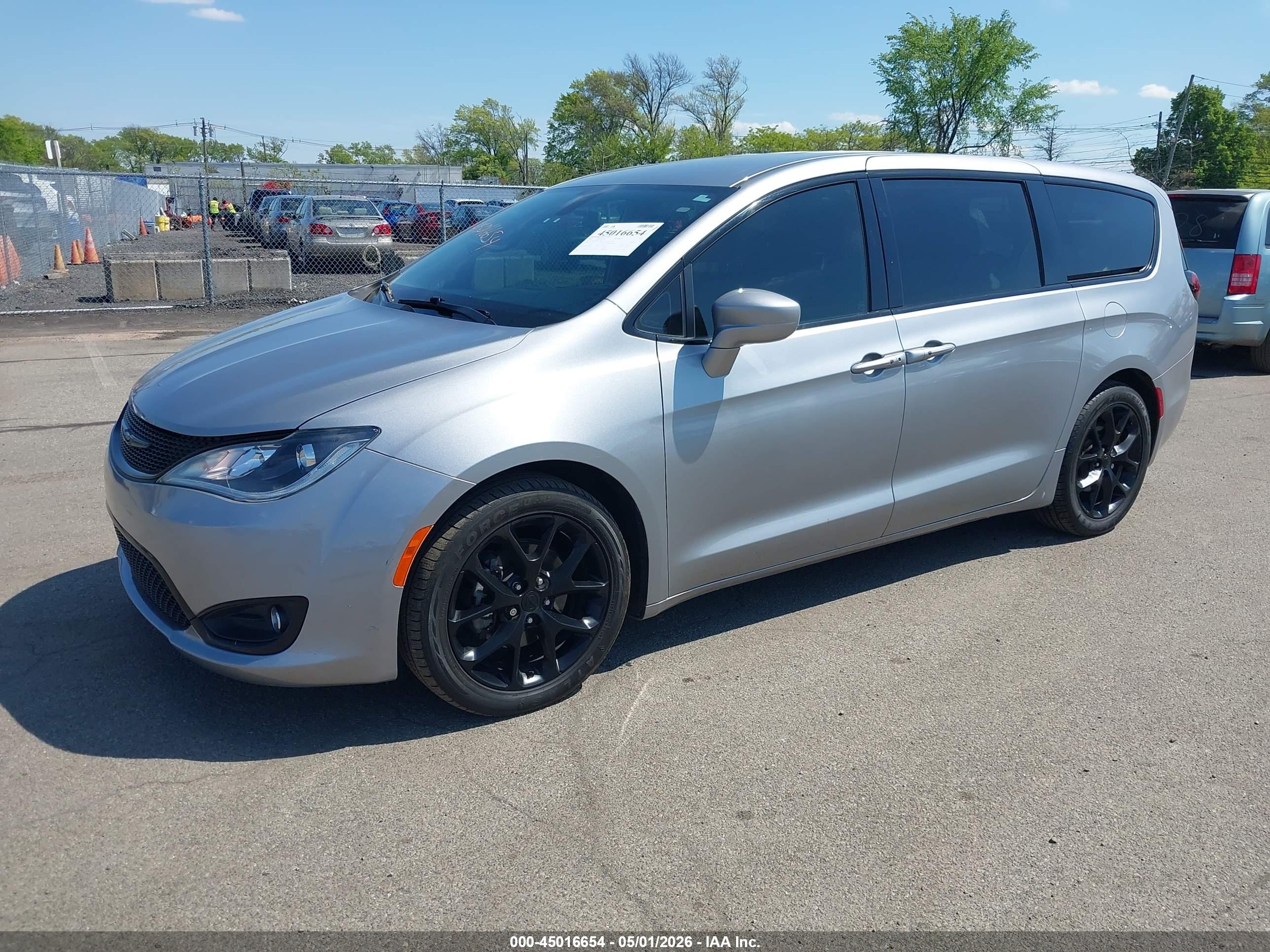 CHRYSLER PACIFICA image 2
