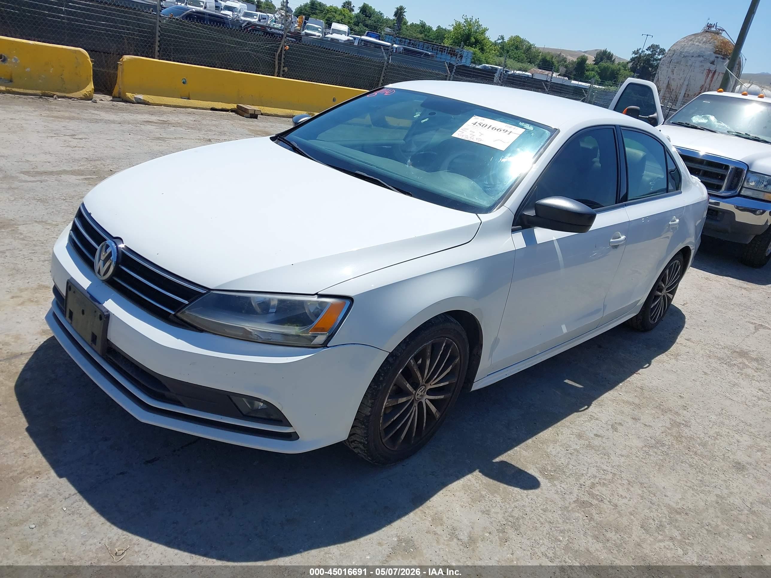 VOLKSWAGEN JETTA image 2