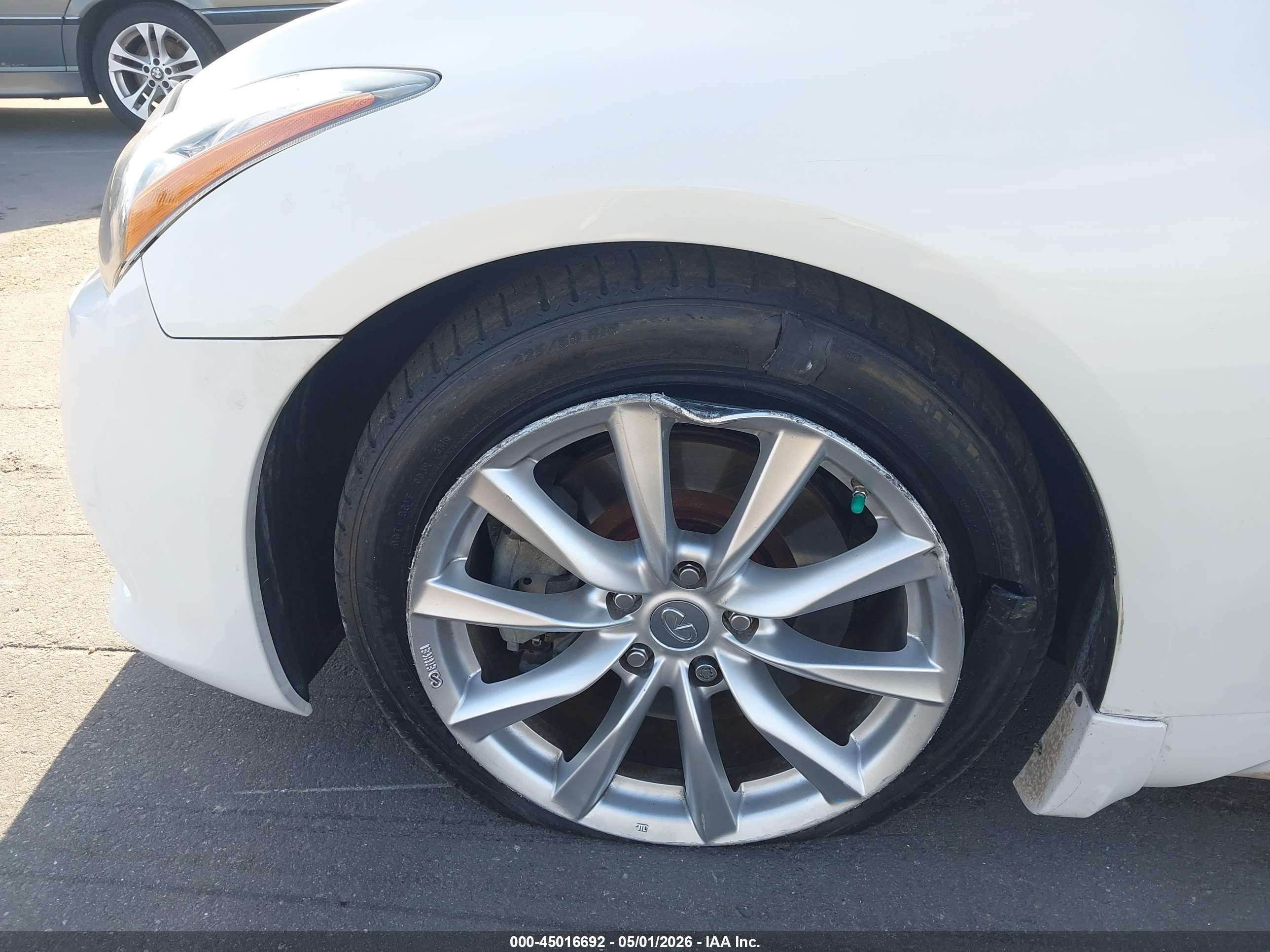 INFINITI G37 image 6