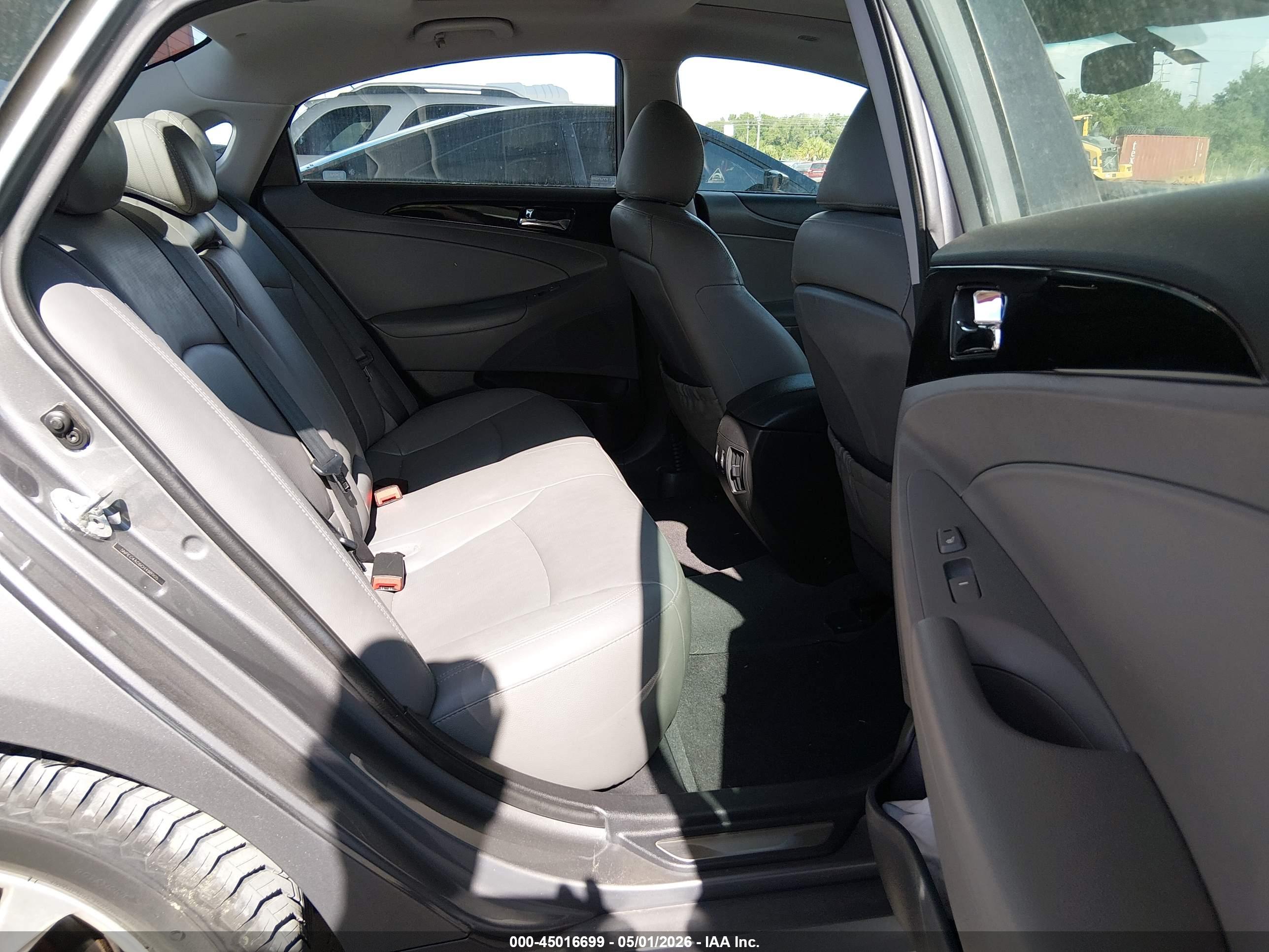 HYUNDAI SONATA image 8
