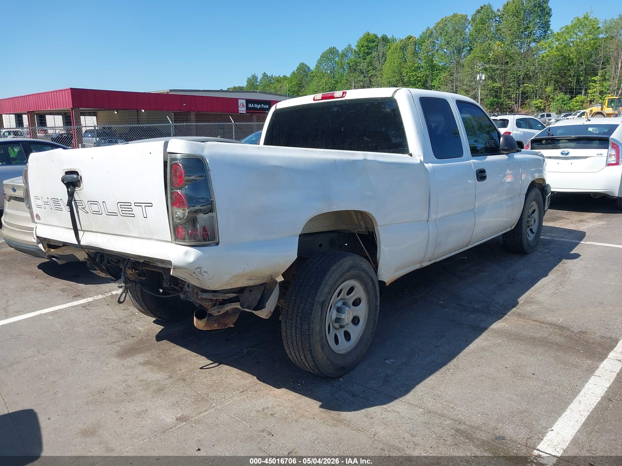 CHEVROLET SILVERADO image 4