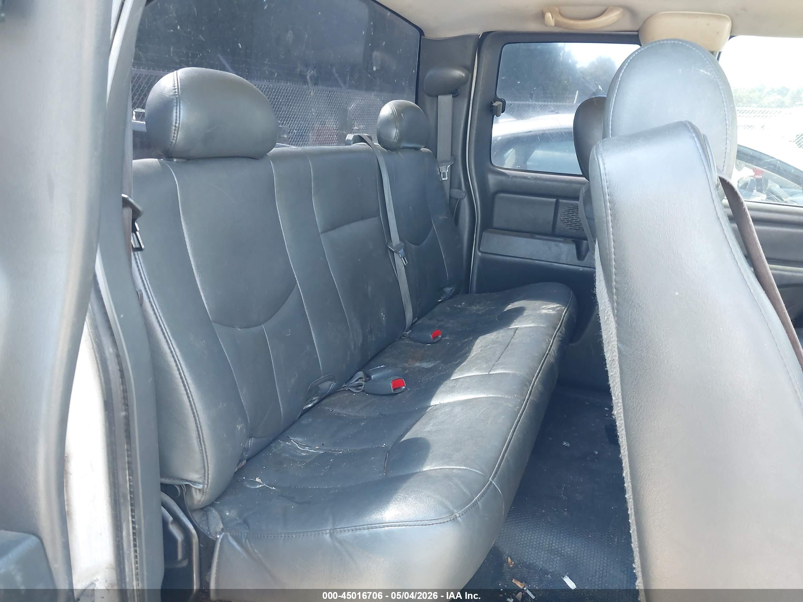 CHEVROLET SILVERADO image 8