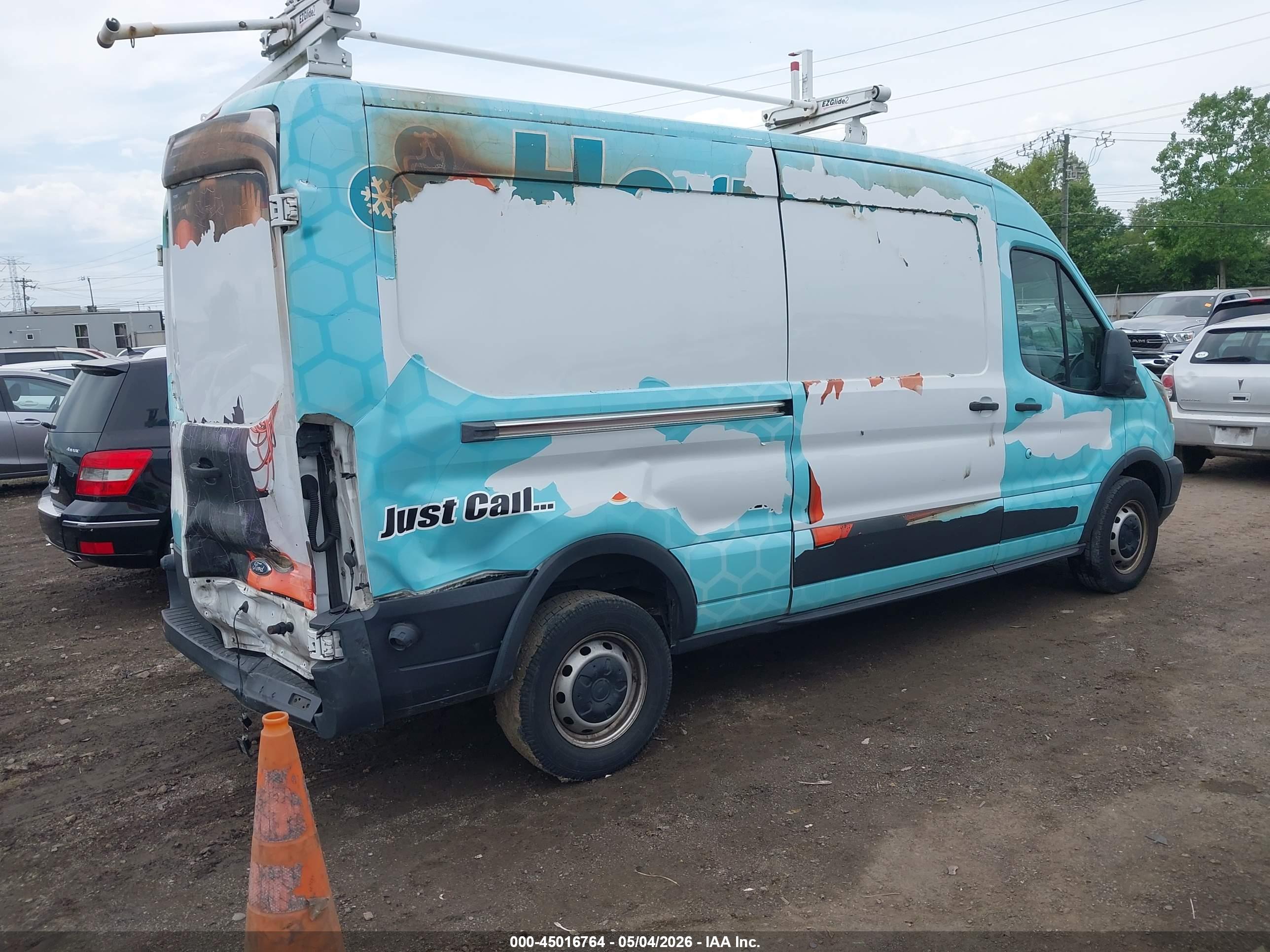 FORD TRANSIT-250 image 4