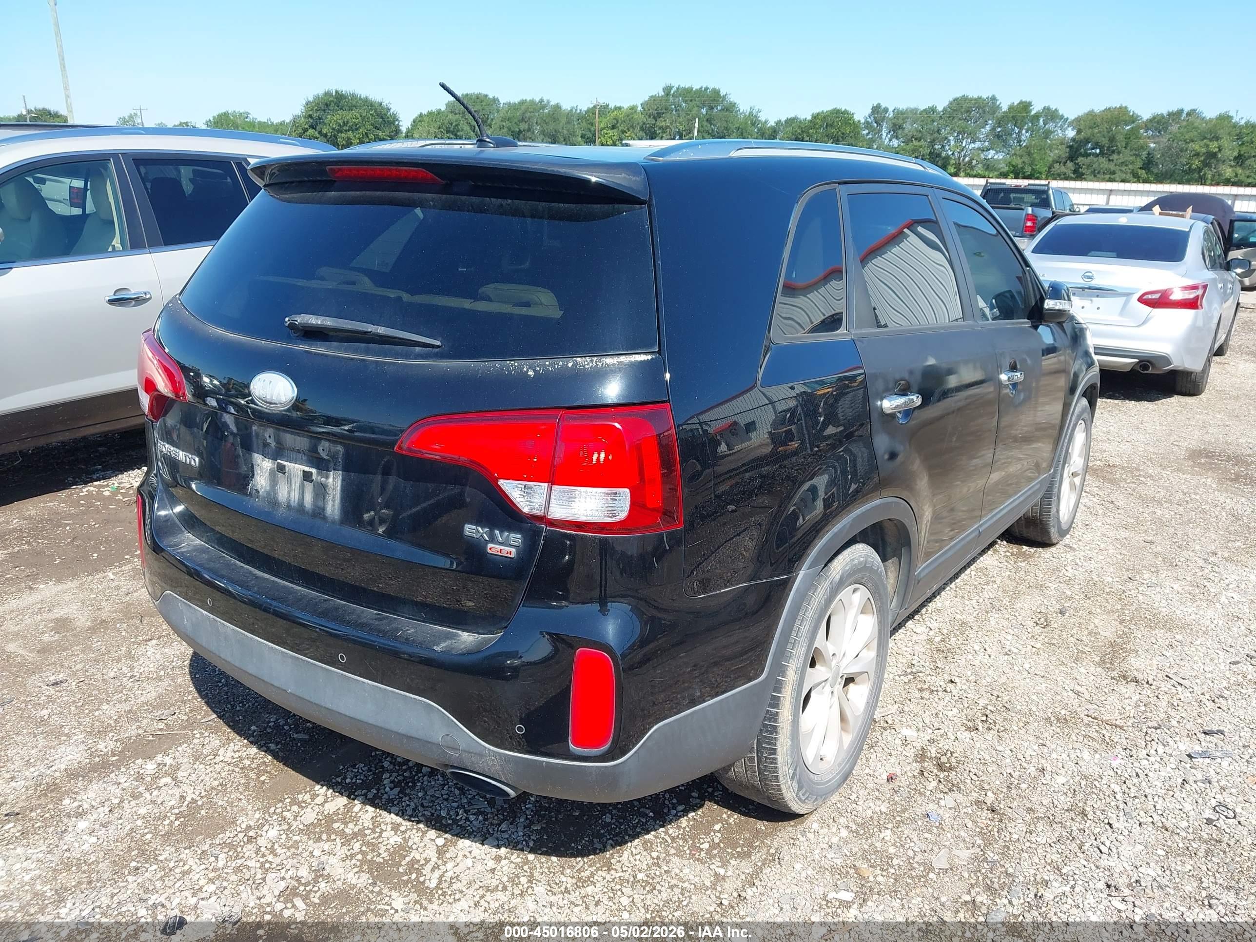 KIA SORENTO image 4