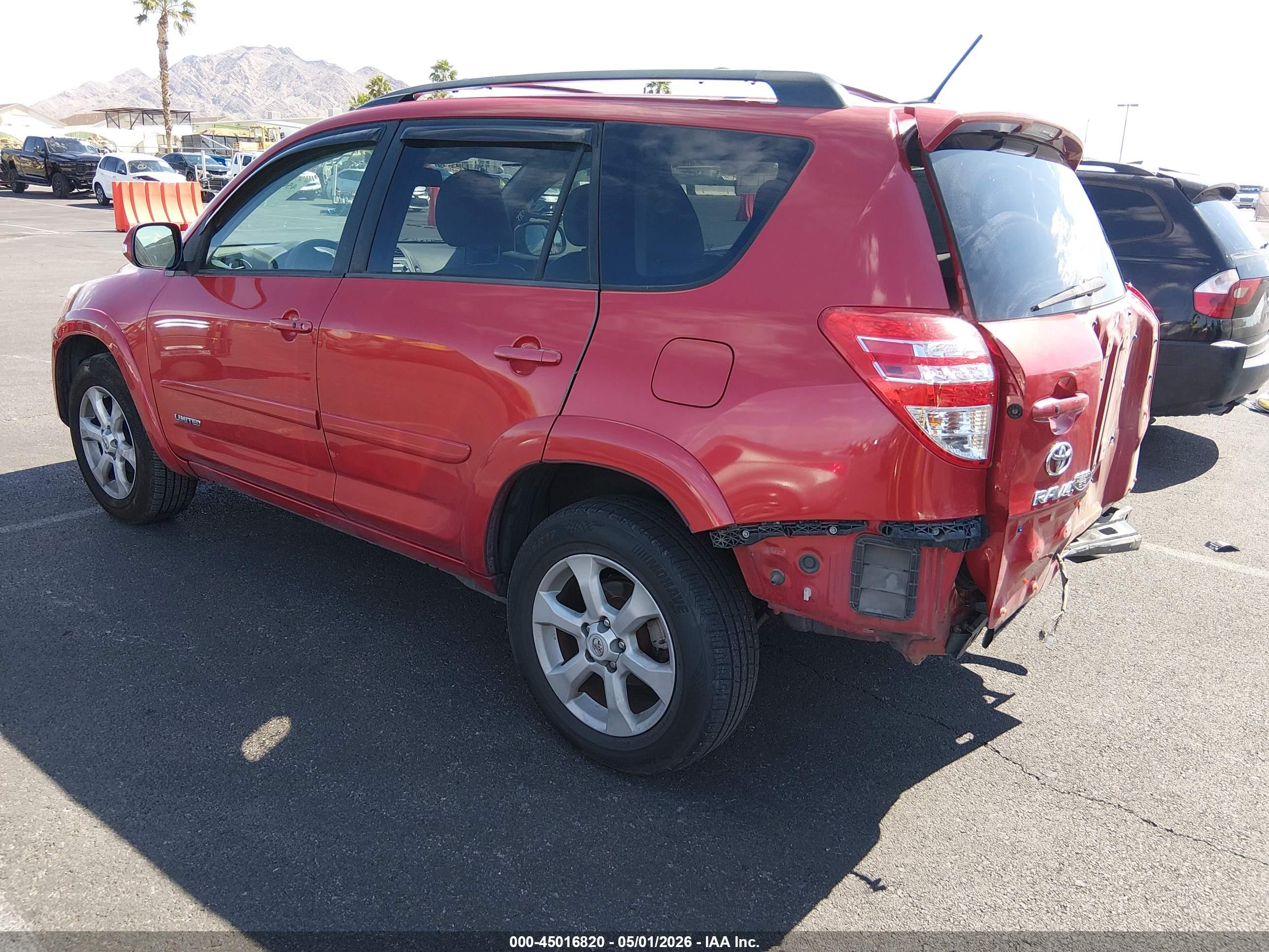 TOYOTA RAV4 image 3