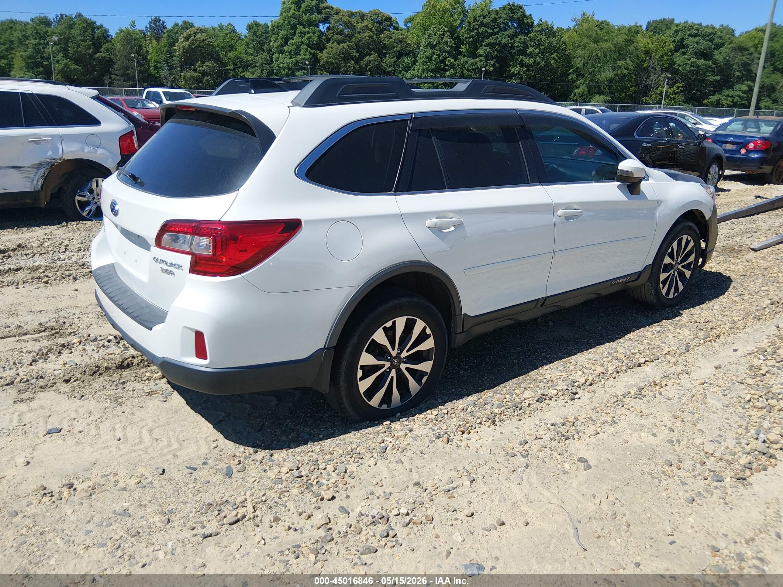 SUBARU OUTBACK image 4