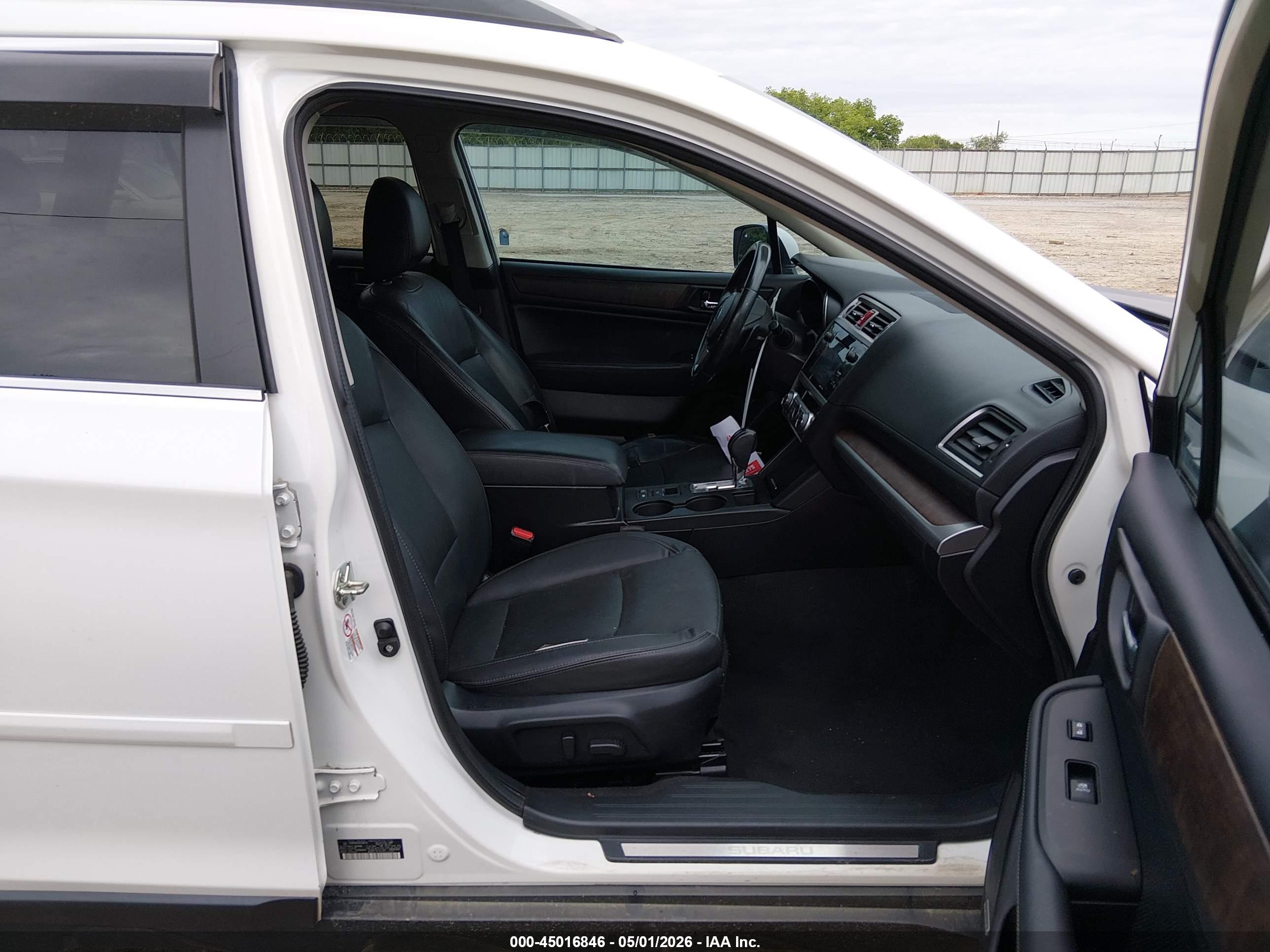 SUBARU OUTBACK image 5