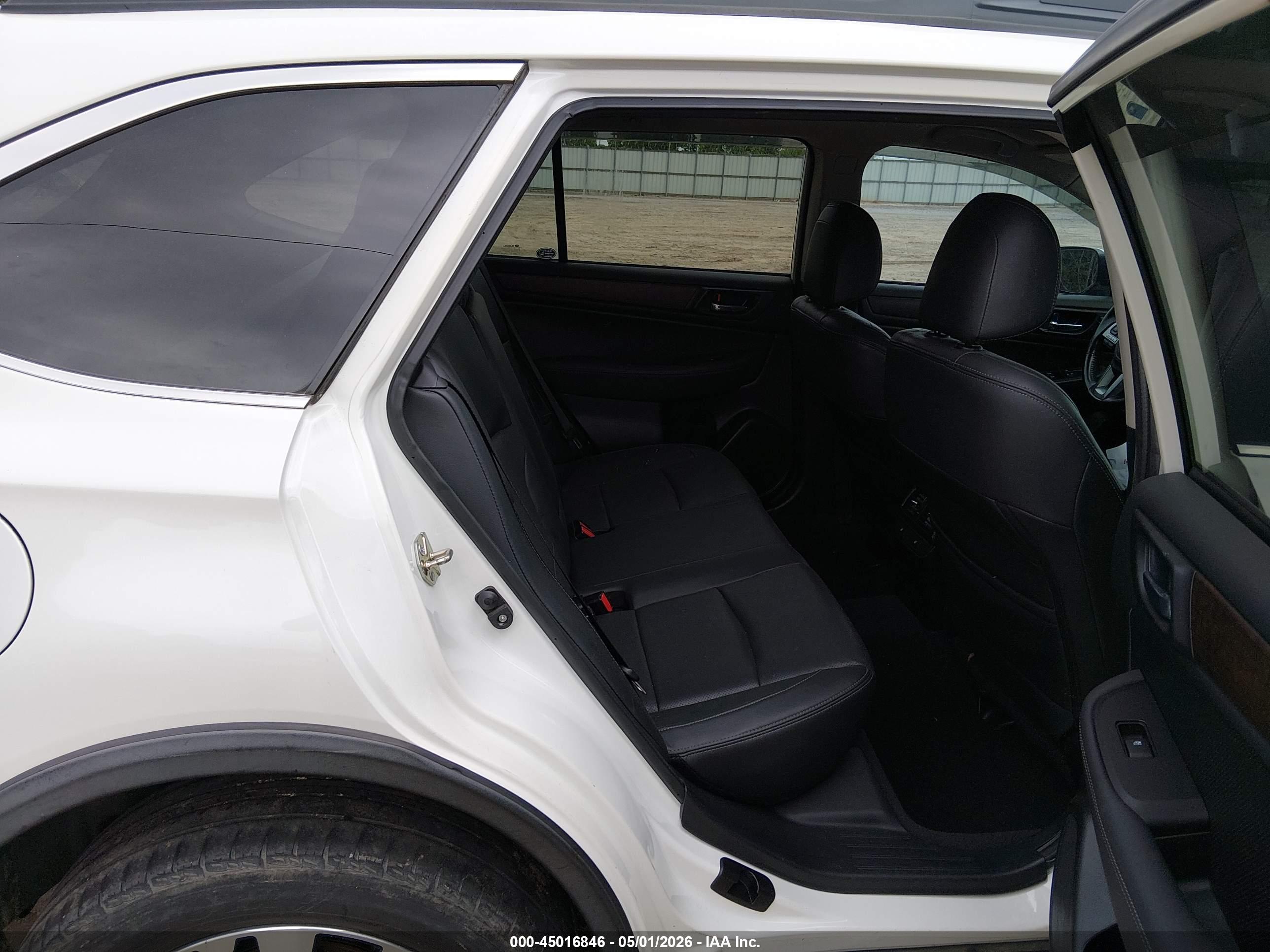 SUBARU OUTBACK image 8