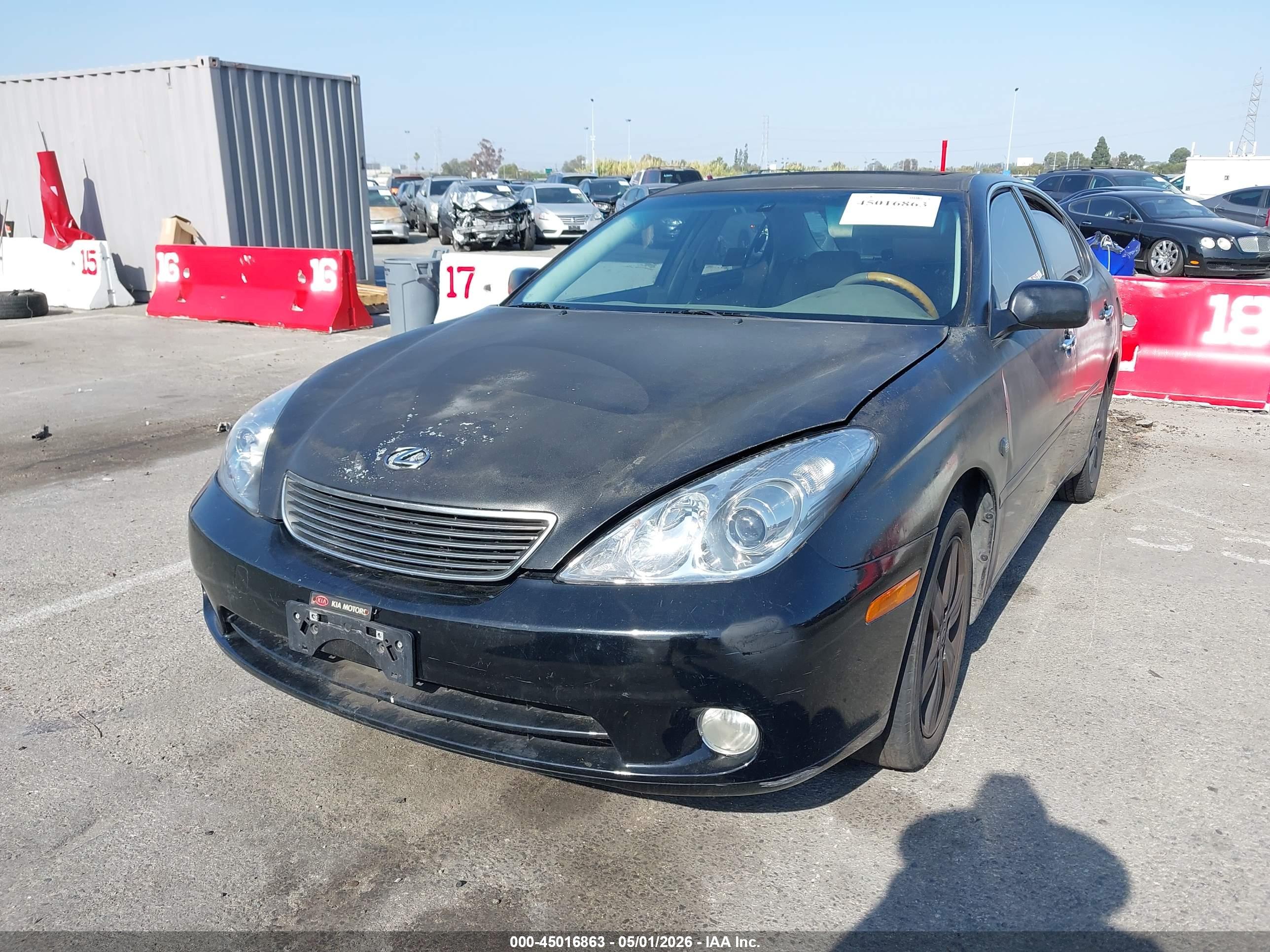LEXUS ES image 2
