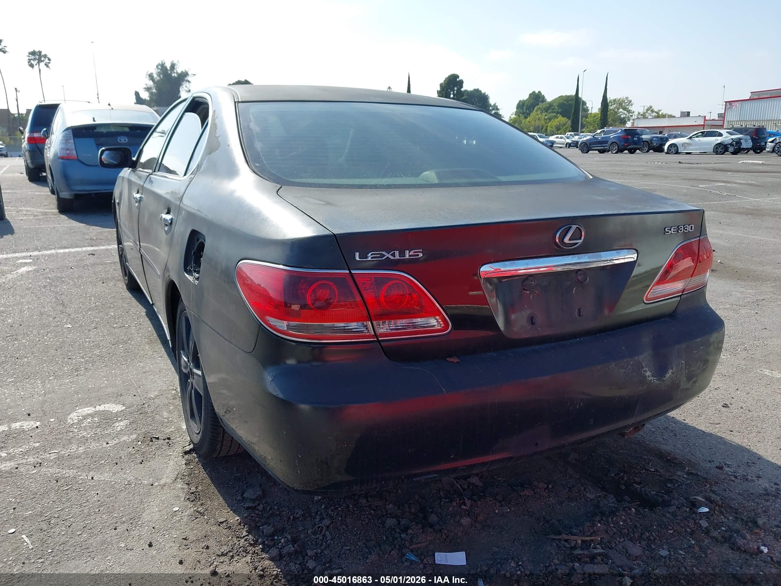 LEXUS ES image 3