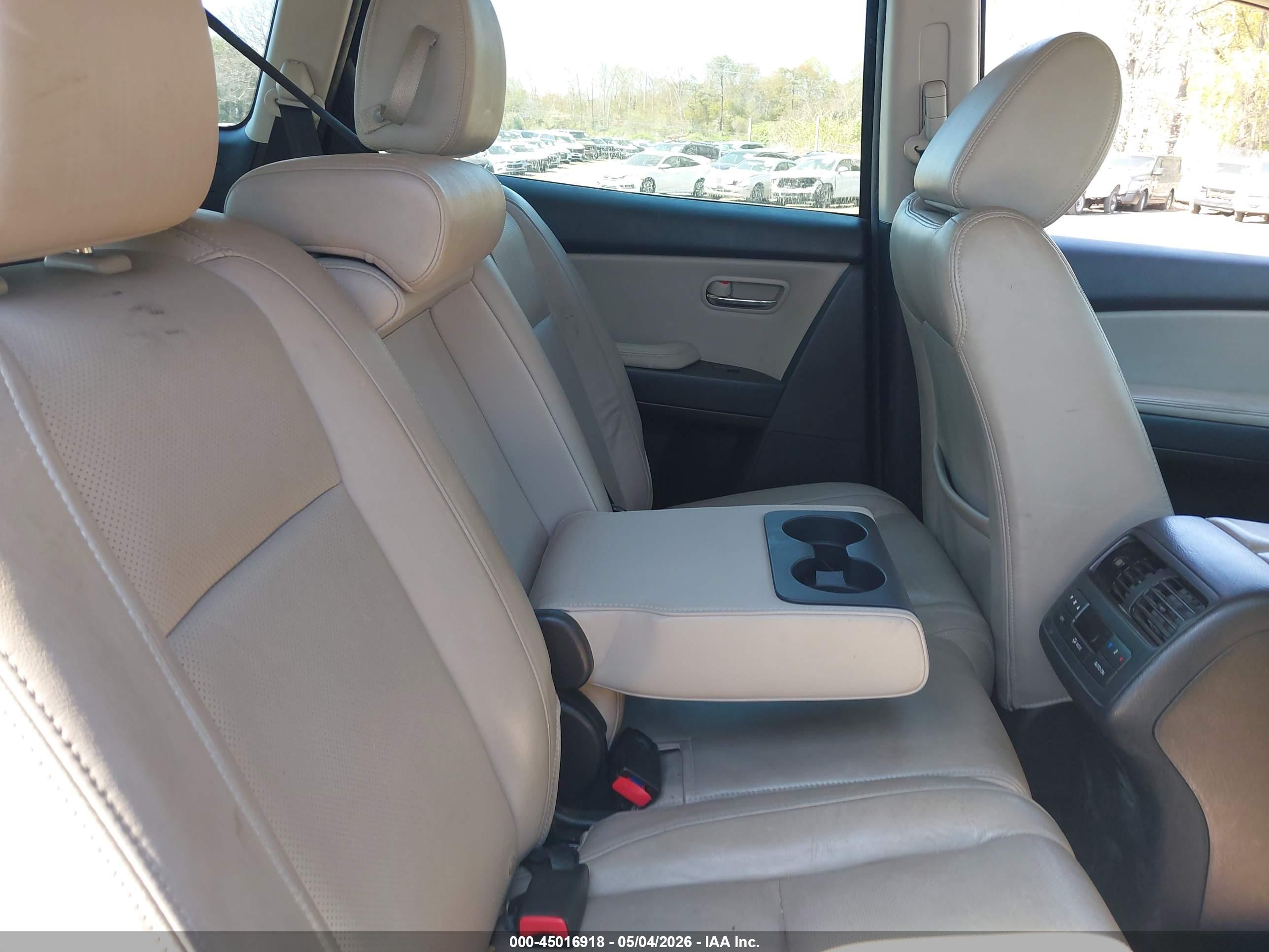 MAZDA CX-9 image 8