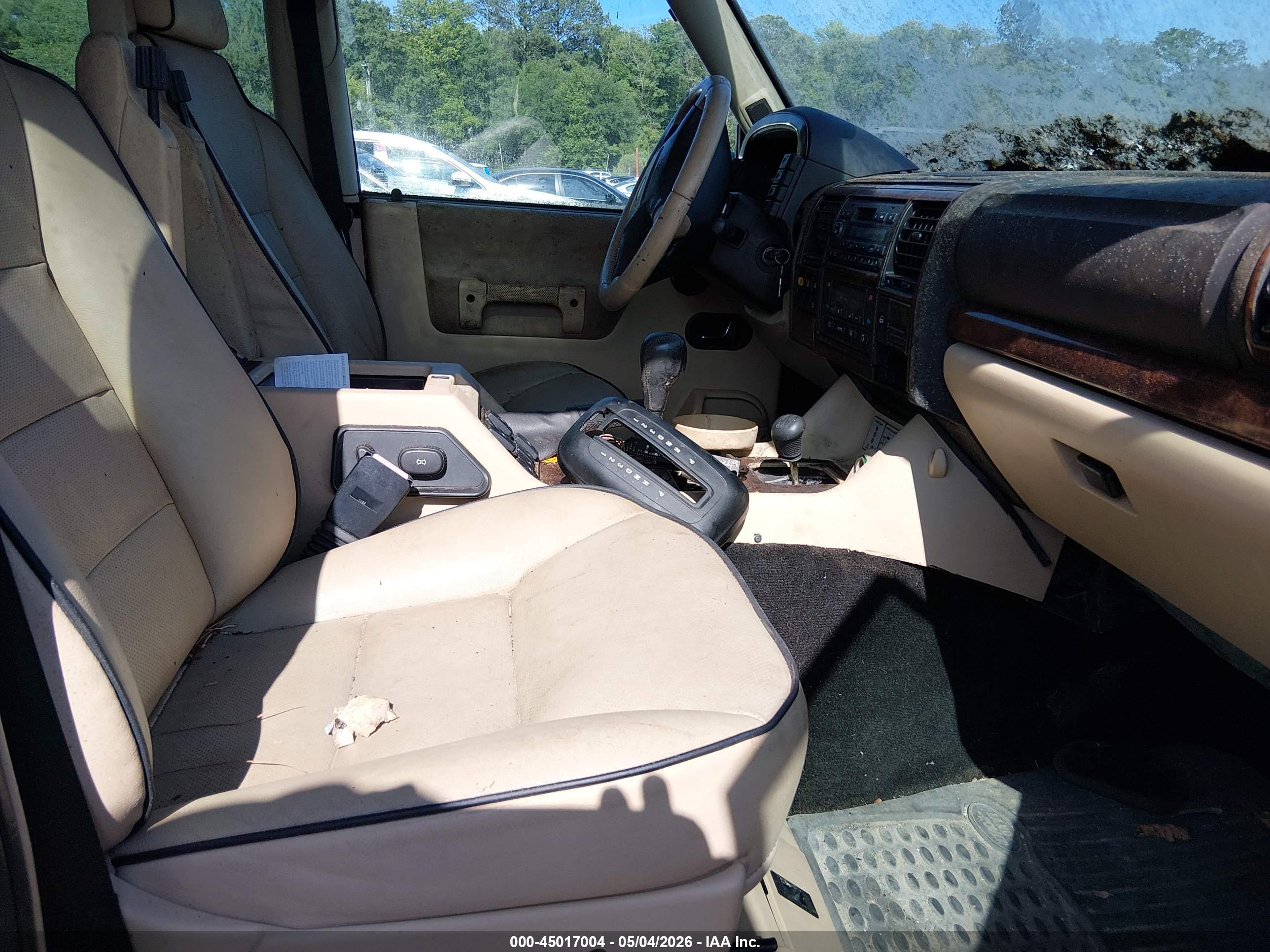 LAND ROVER image 5