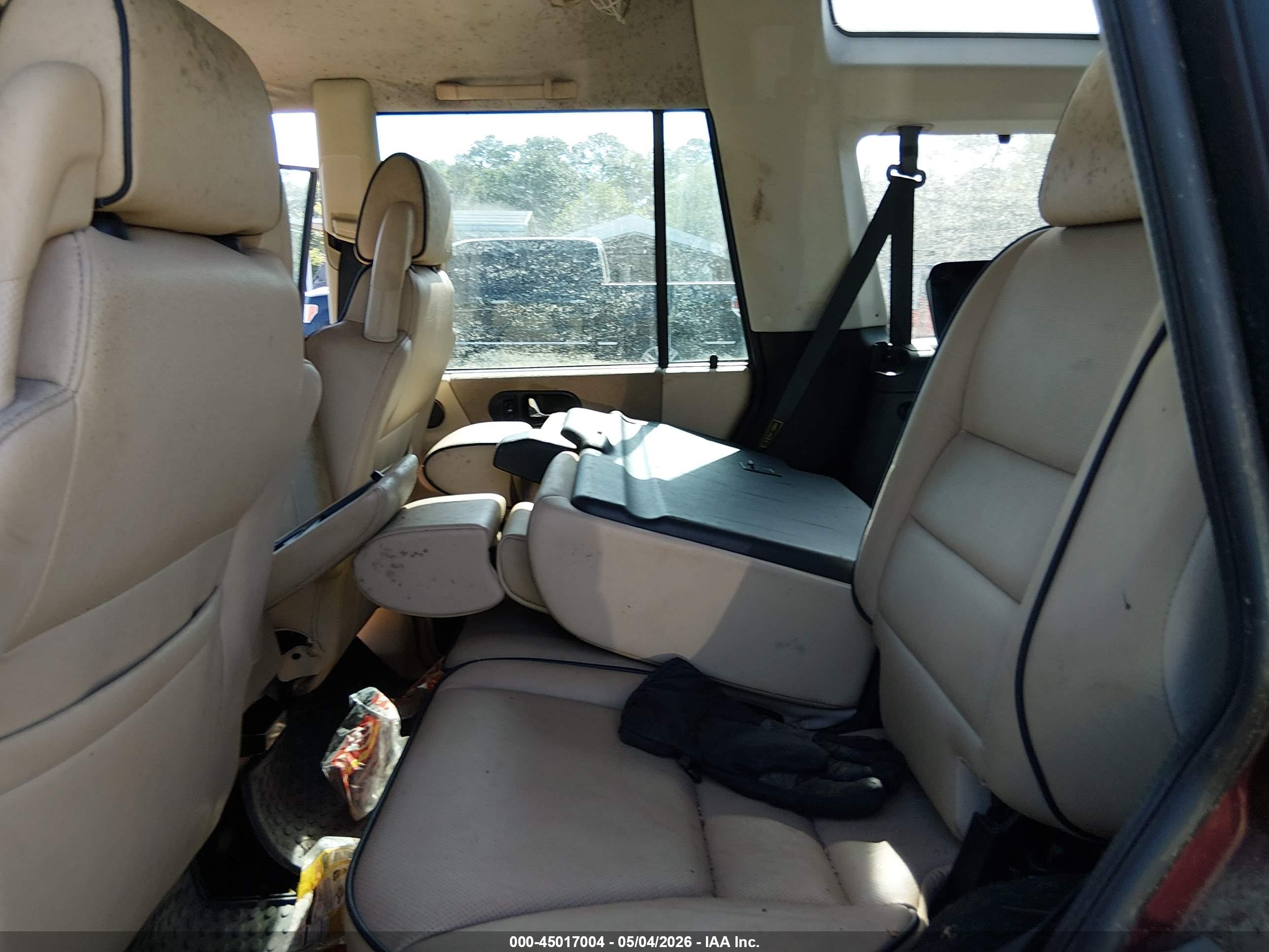 LAND ROVER image 8