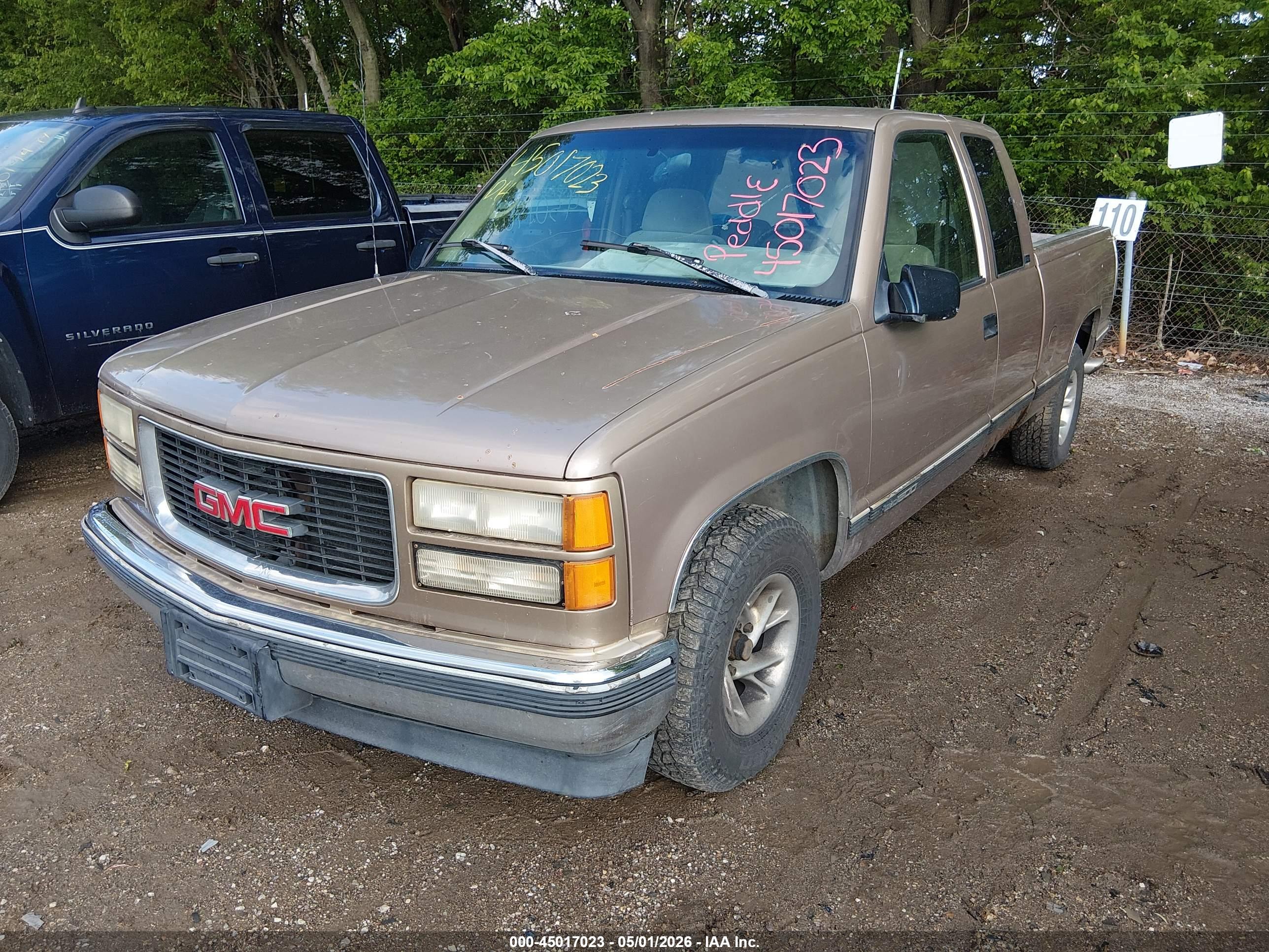 GMC SIERRA image 2