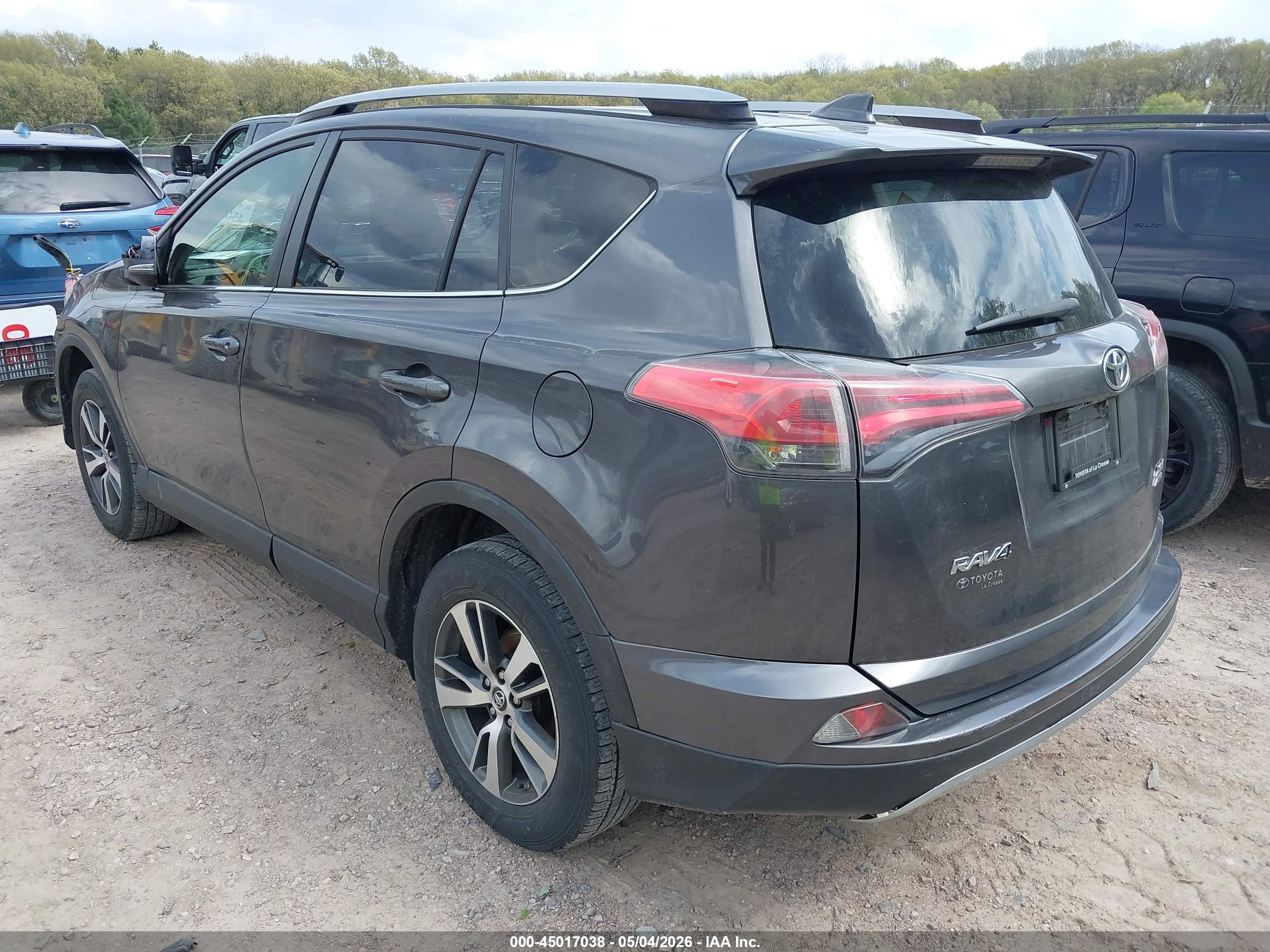 TOYOTA RAV4 image 3