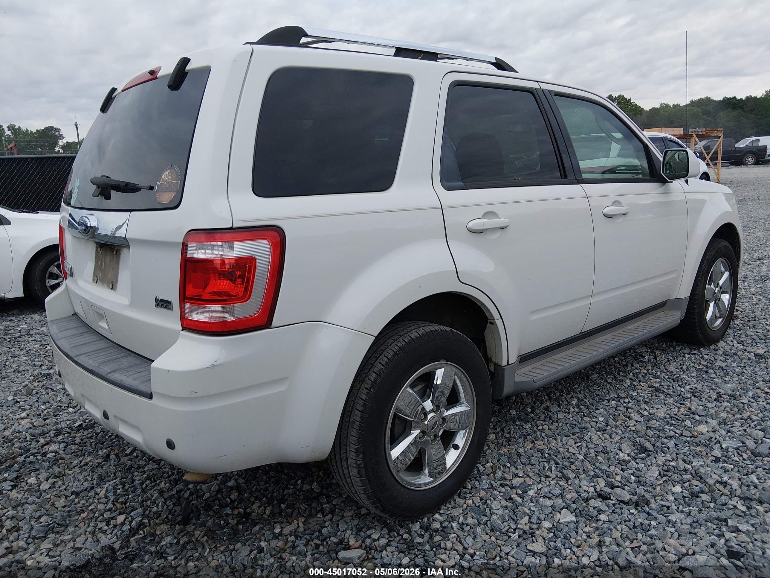 FORD ESCAPE image 4
