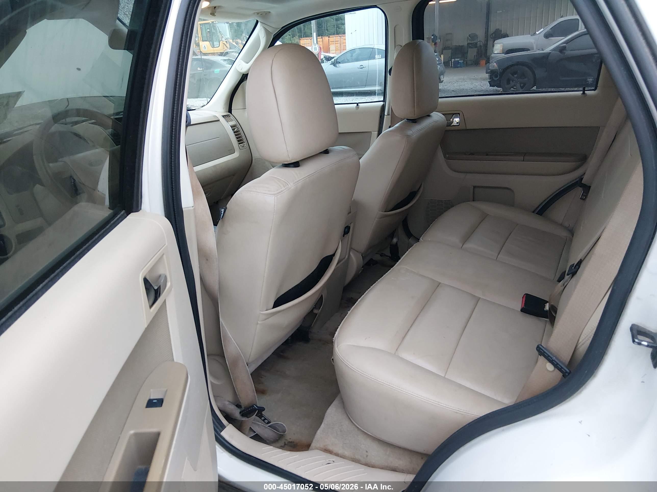 FORD ESCAPE image 8