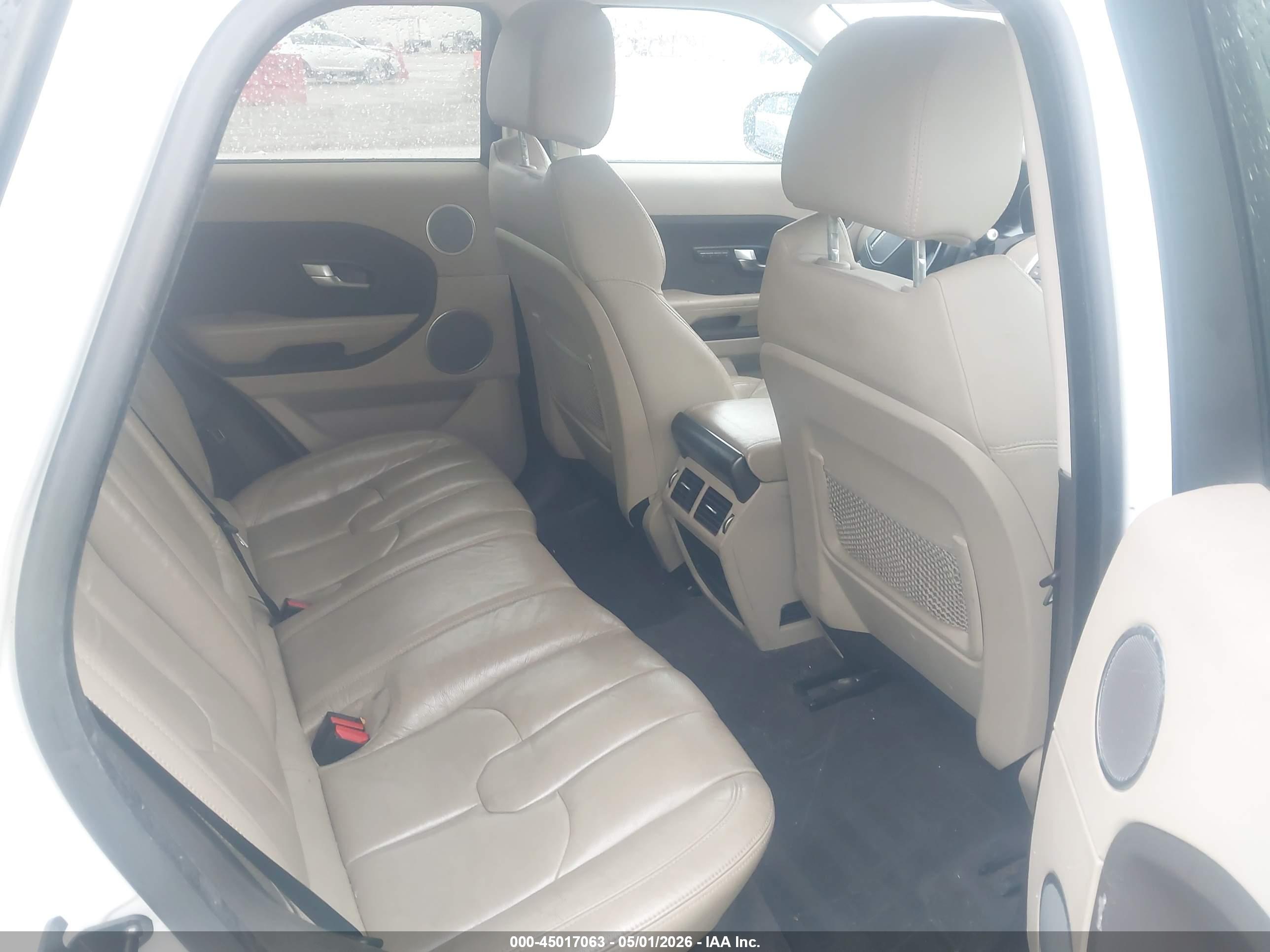 LAND ROVER image 8