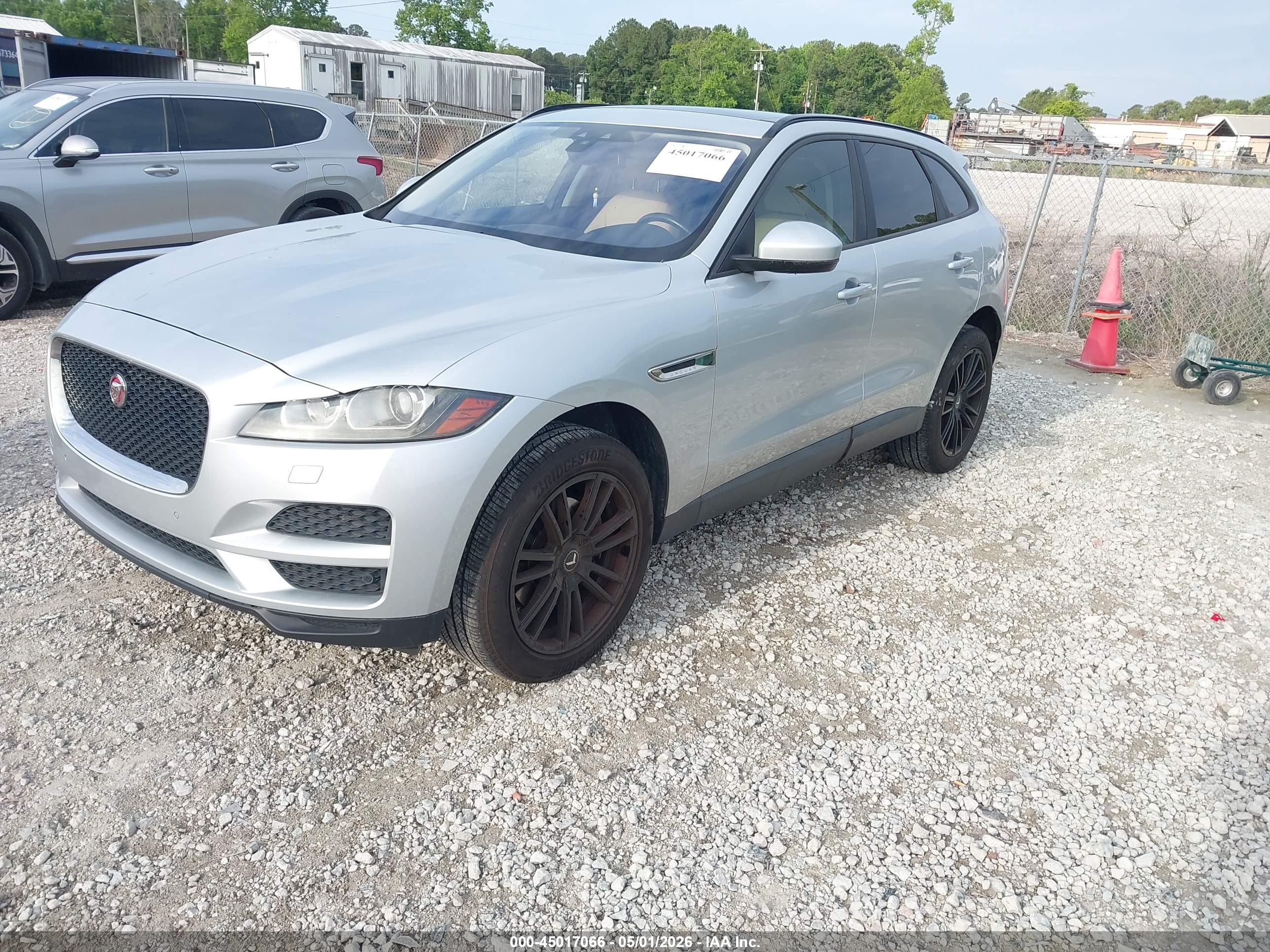 JAGUAR F-PACE image 2