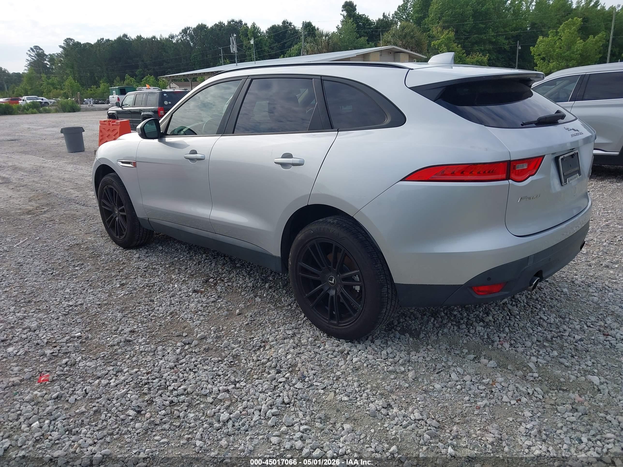 JAGUAR F-PACE image 3