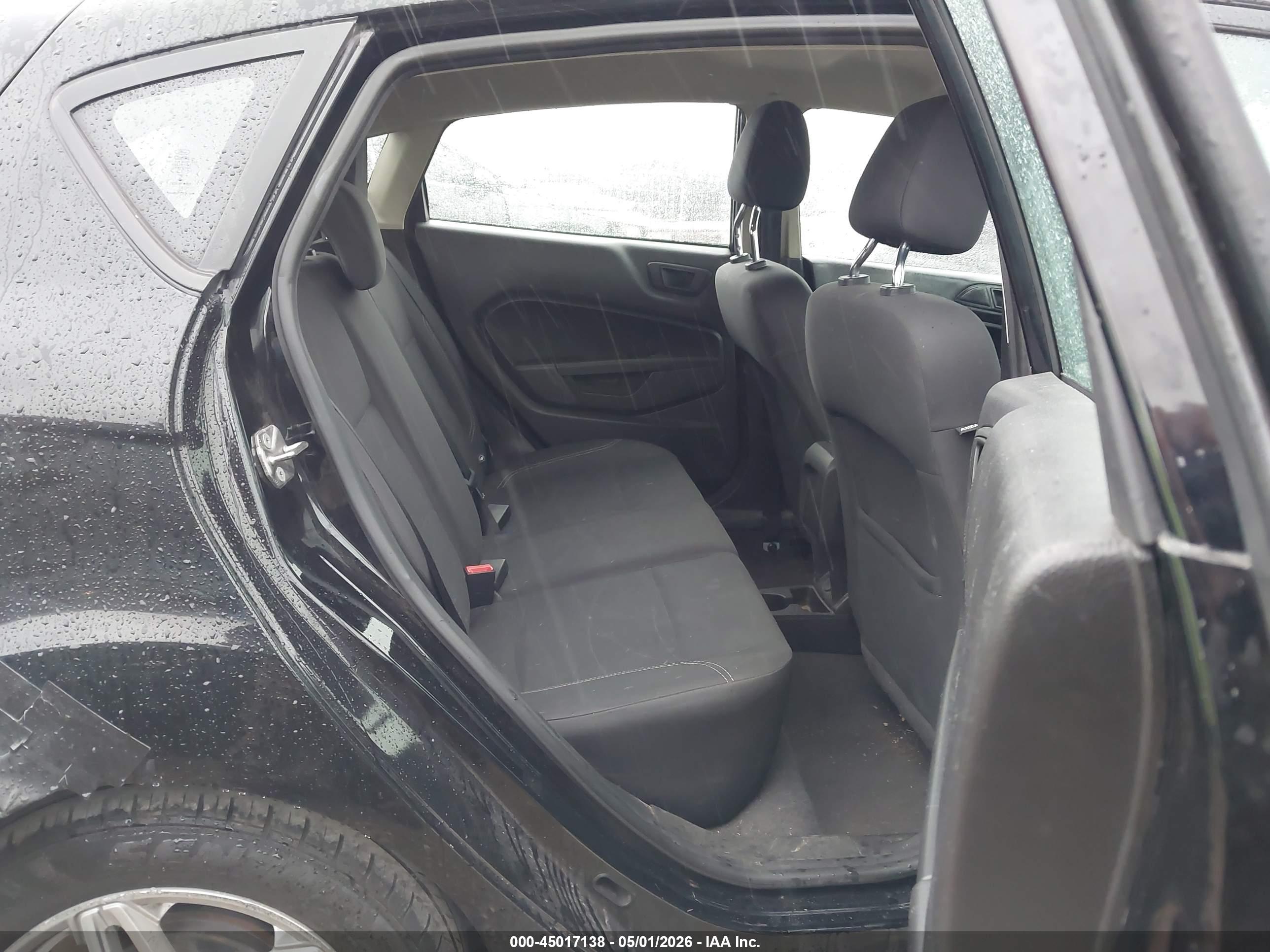 FORD FIESTA image 8