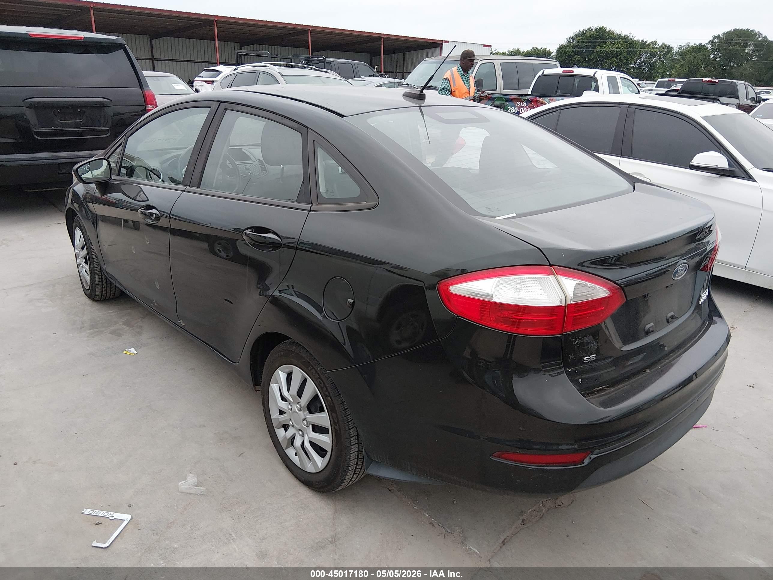 FORD FIESTA image 3