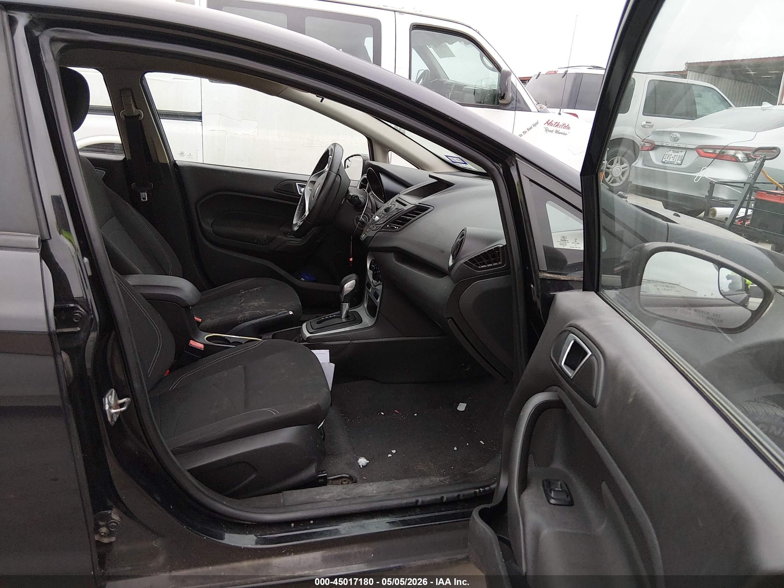 FORD FIESTA image 5