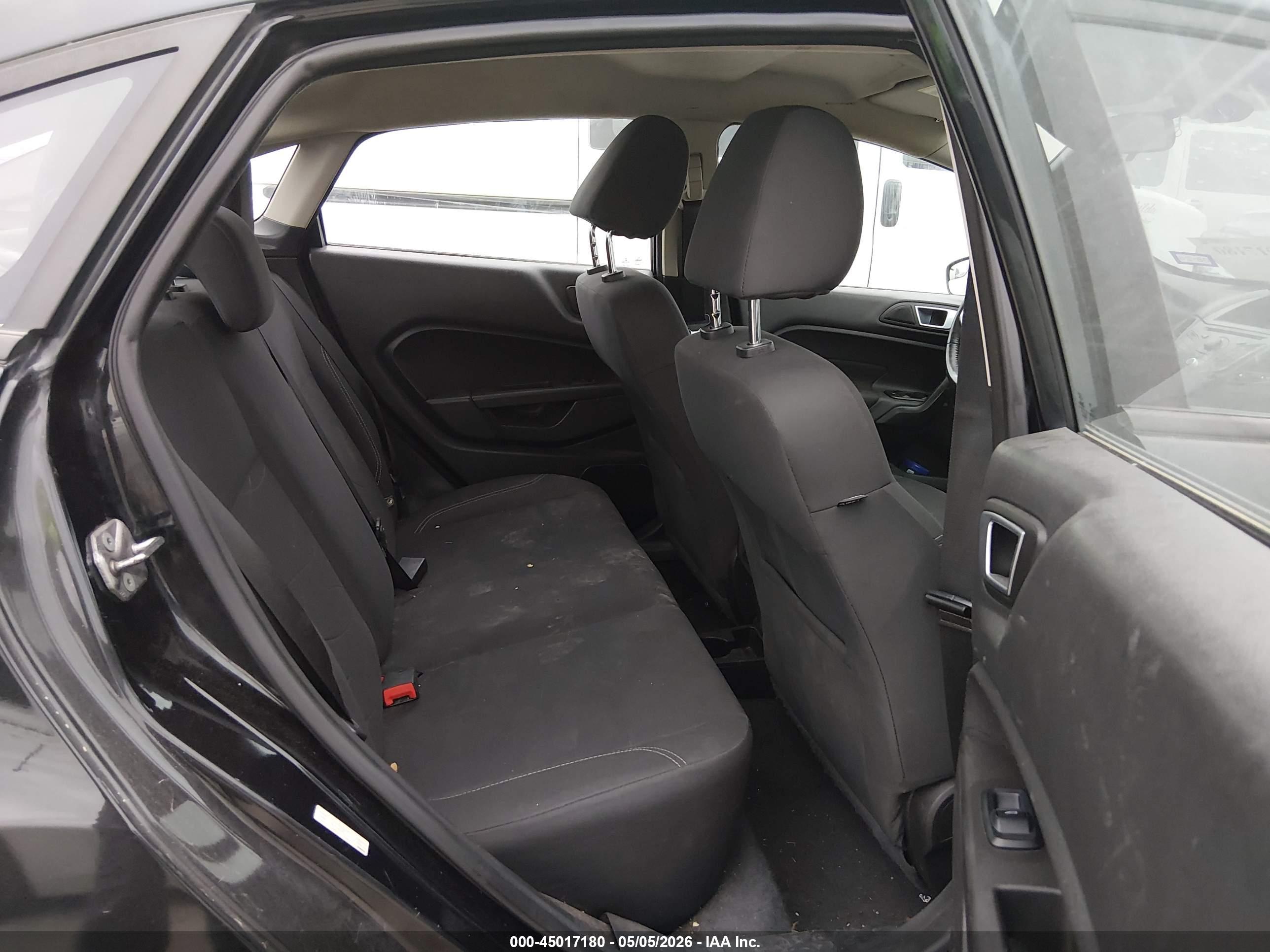 FORD FIESTA image 8