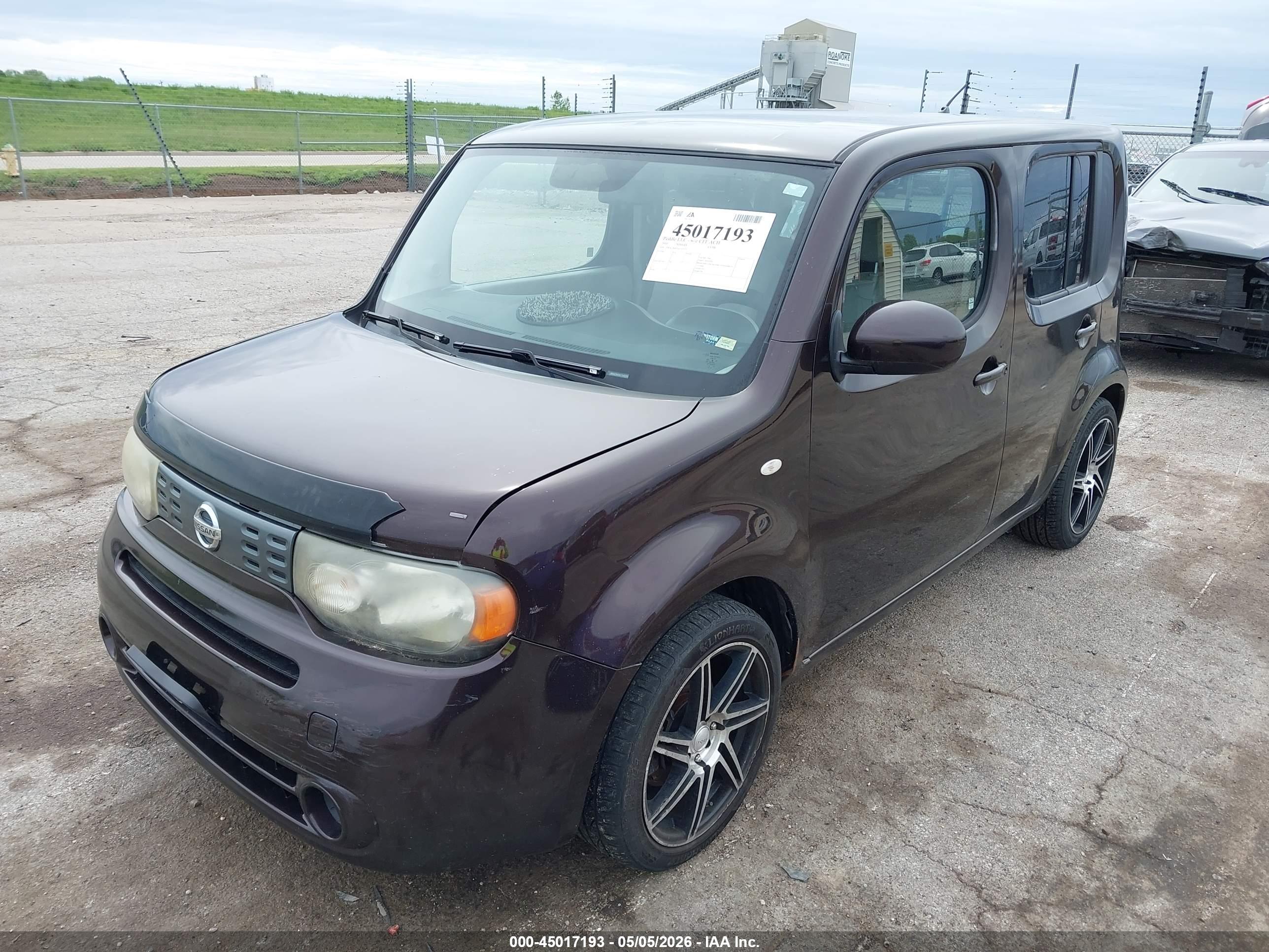 NISSAN CUBE image 2