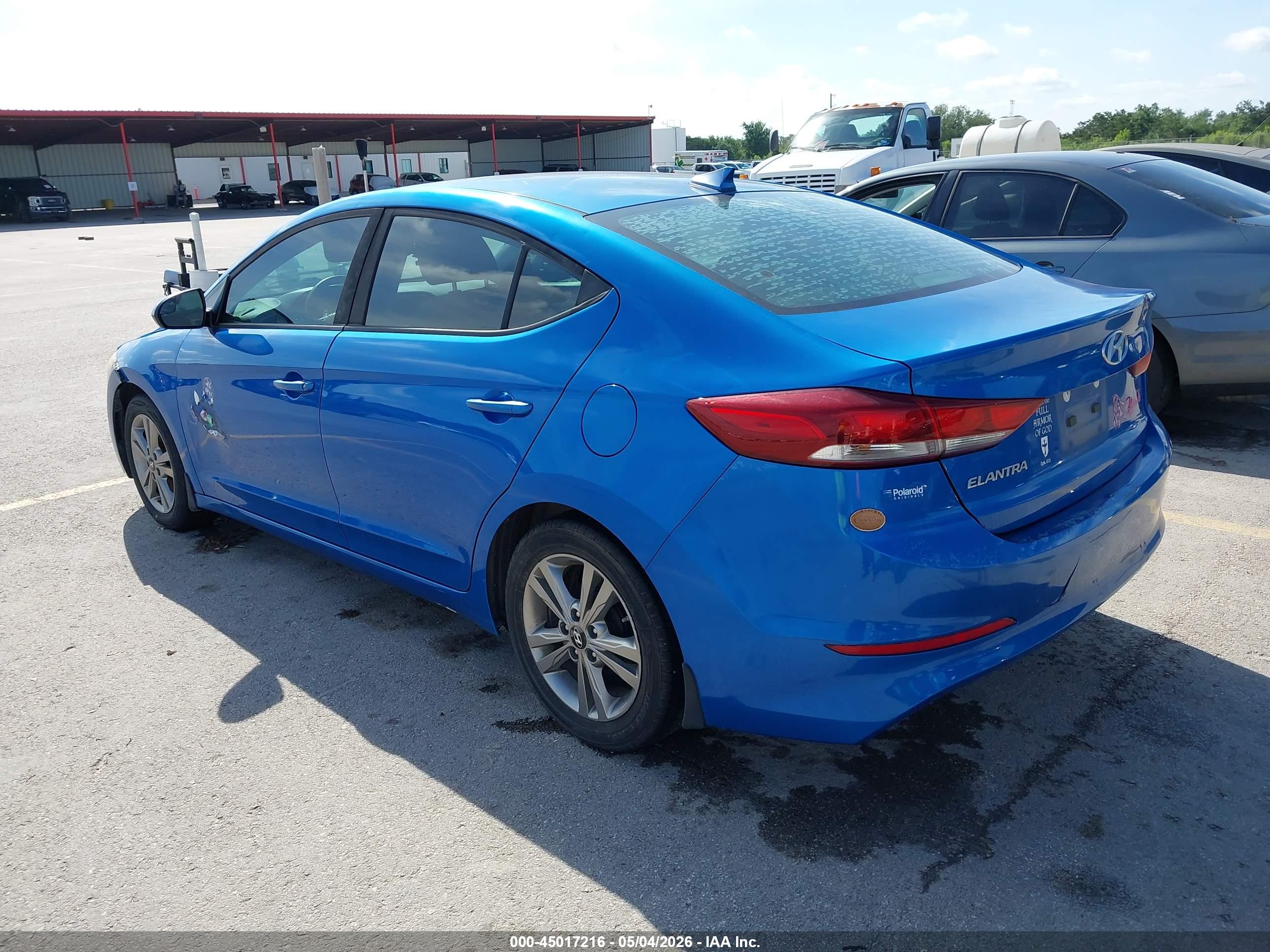 HYUNDAI ELANTRA image 3