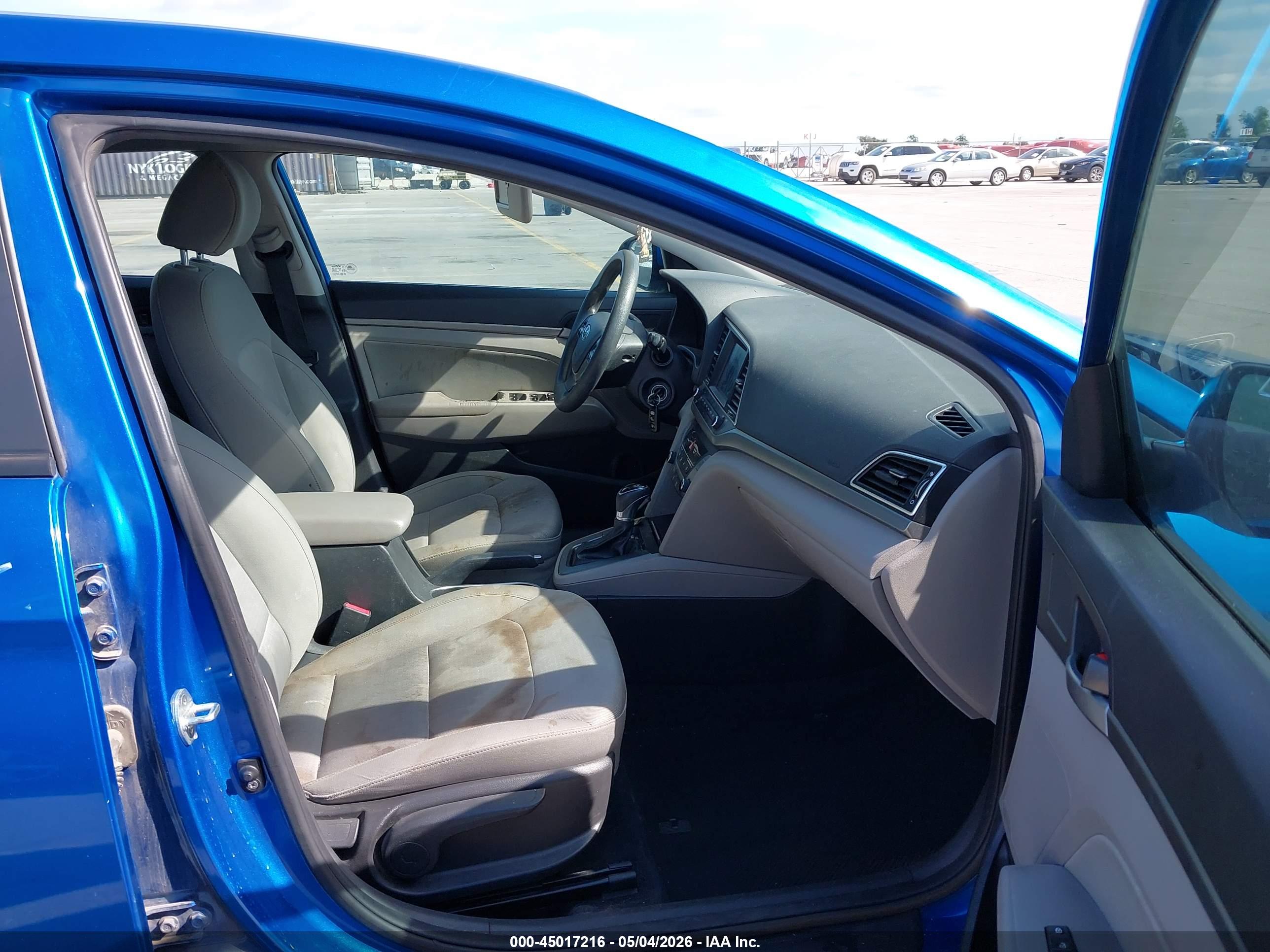 HYUNDAI ELANTRA image 5