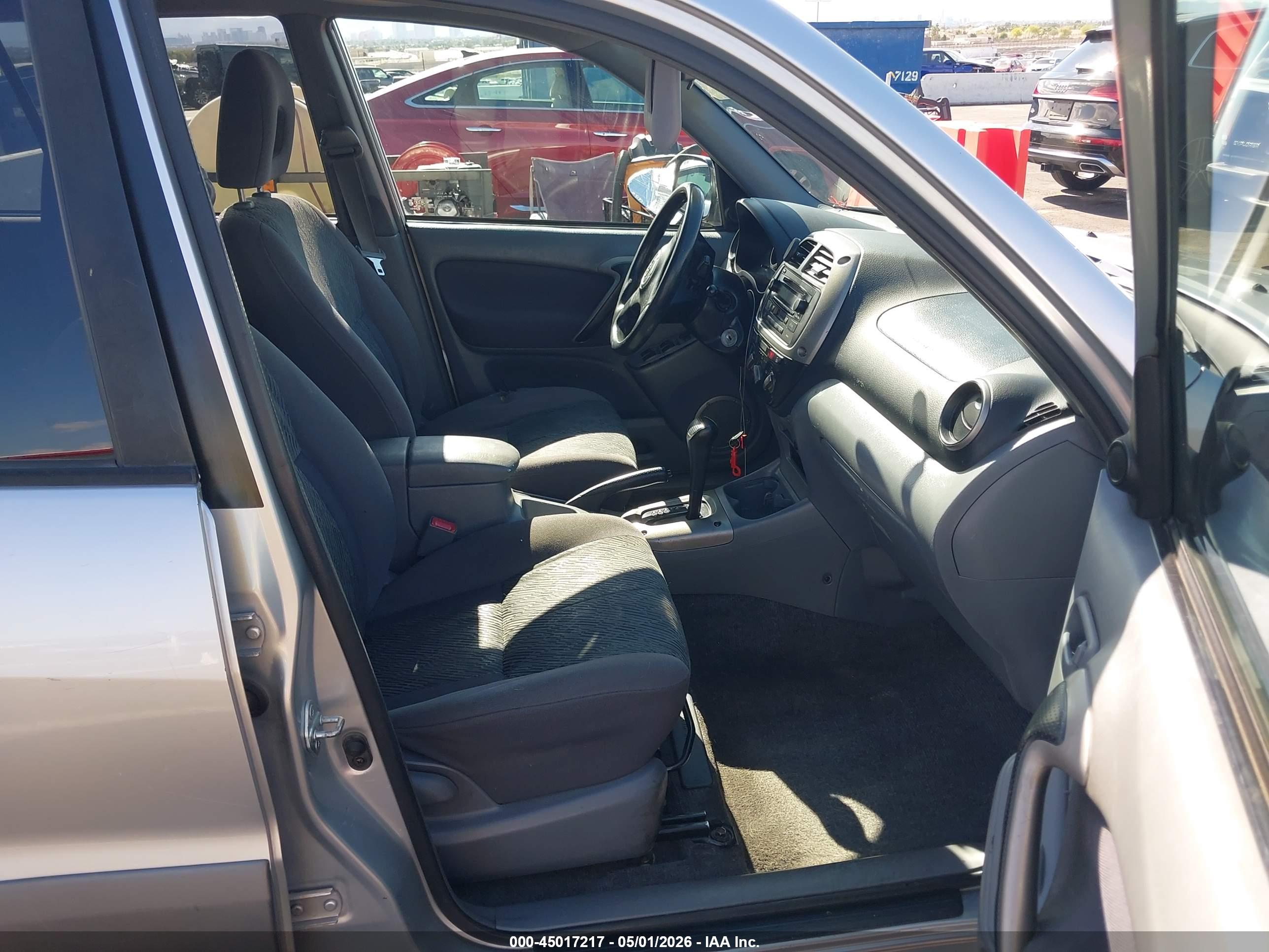 TOYOTA RAV4 image 5