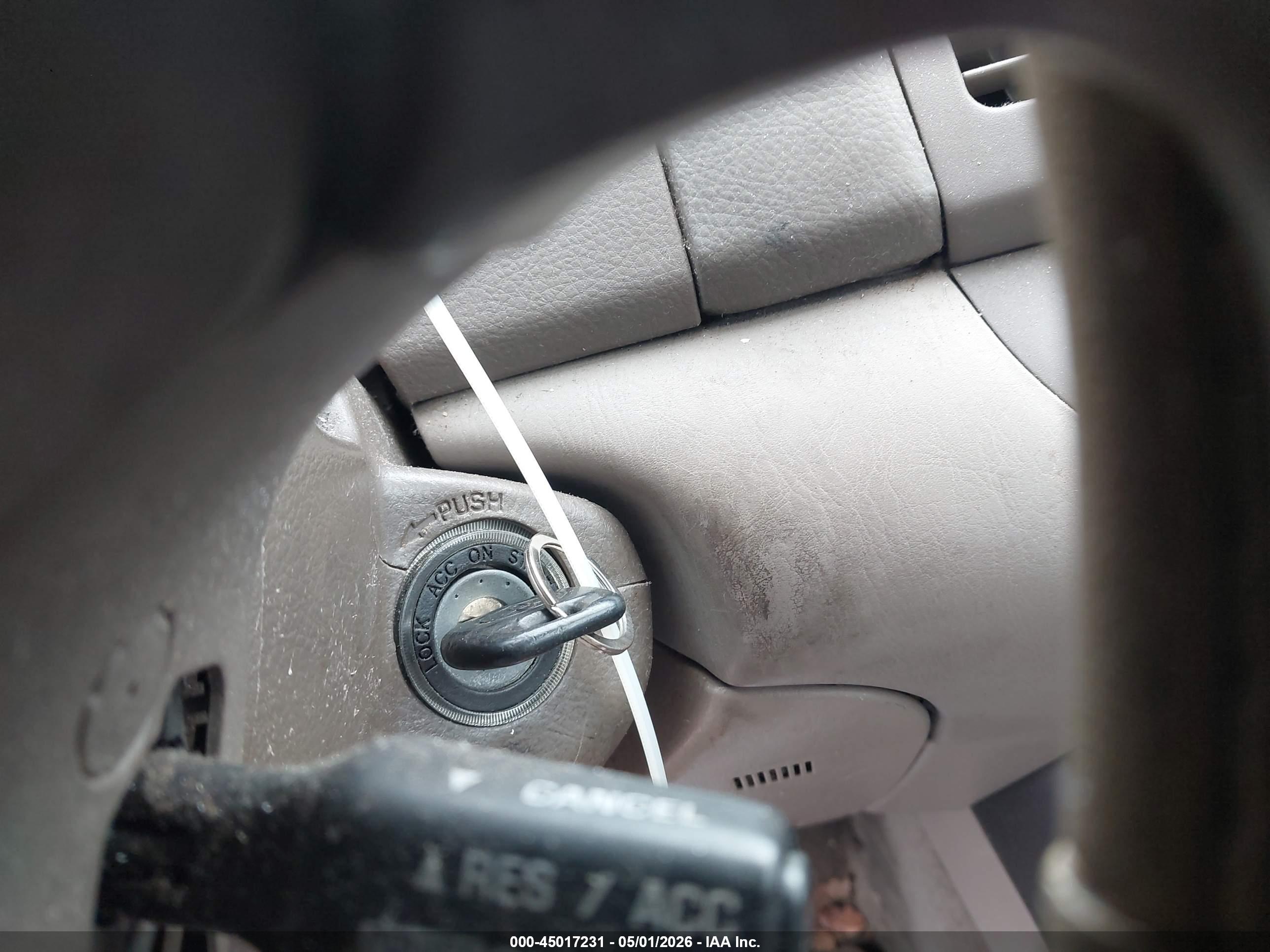 TOYOTA CAMRY image 11