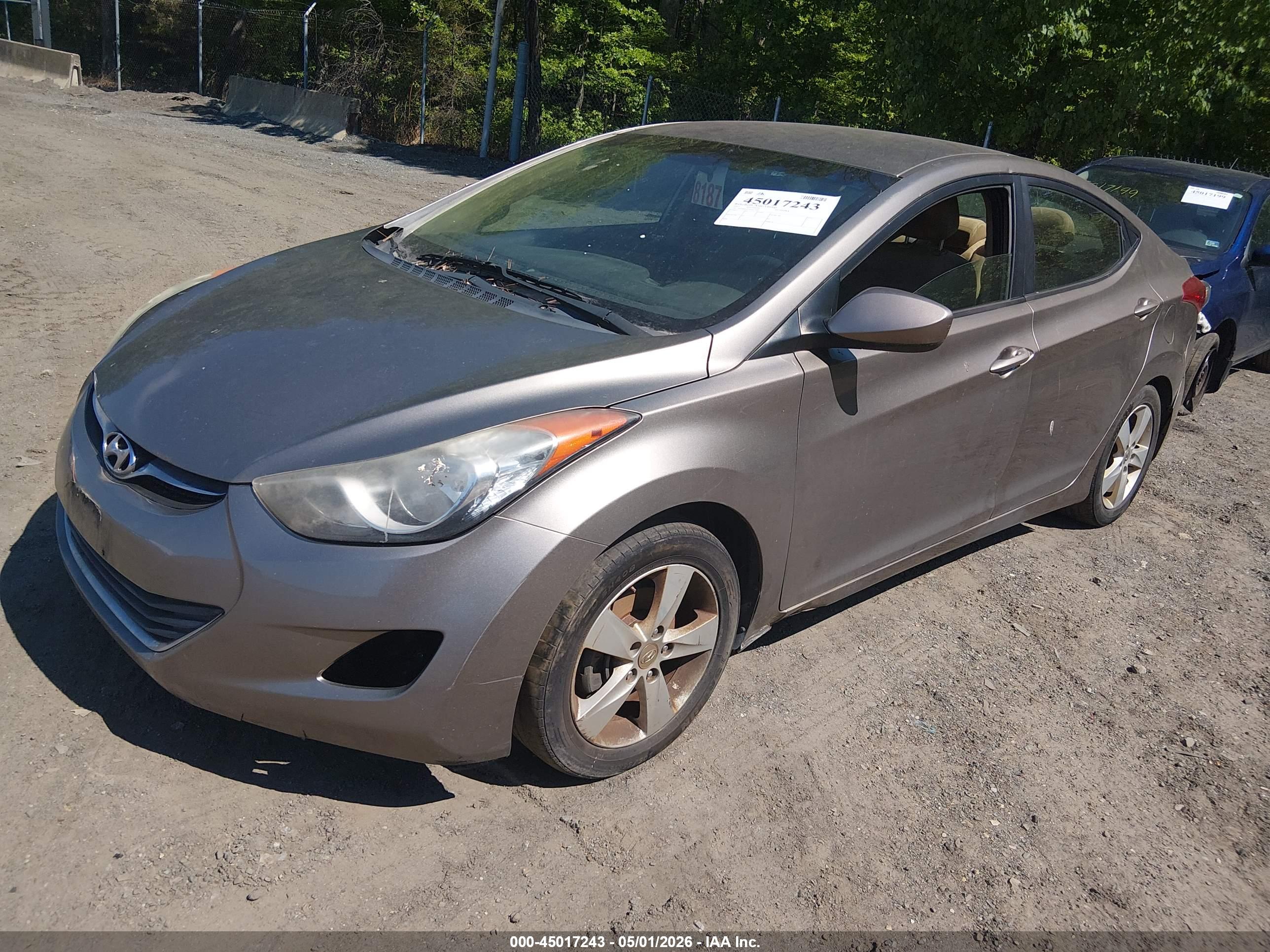 HYUNDAI ELANTRA image 2