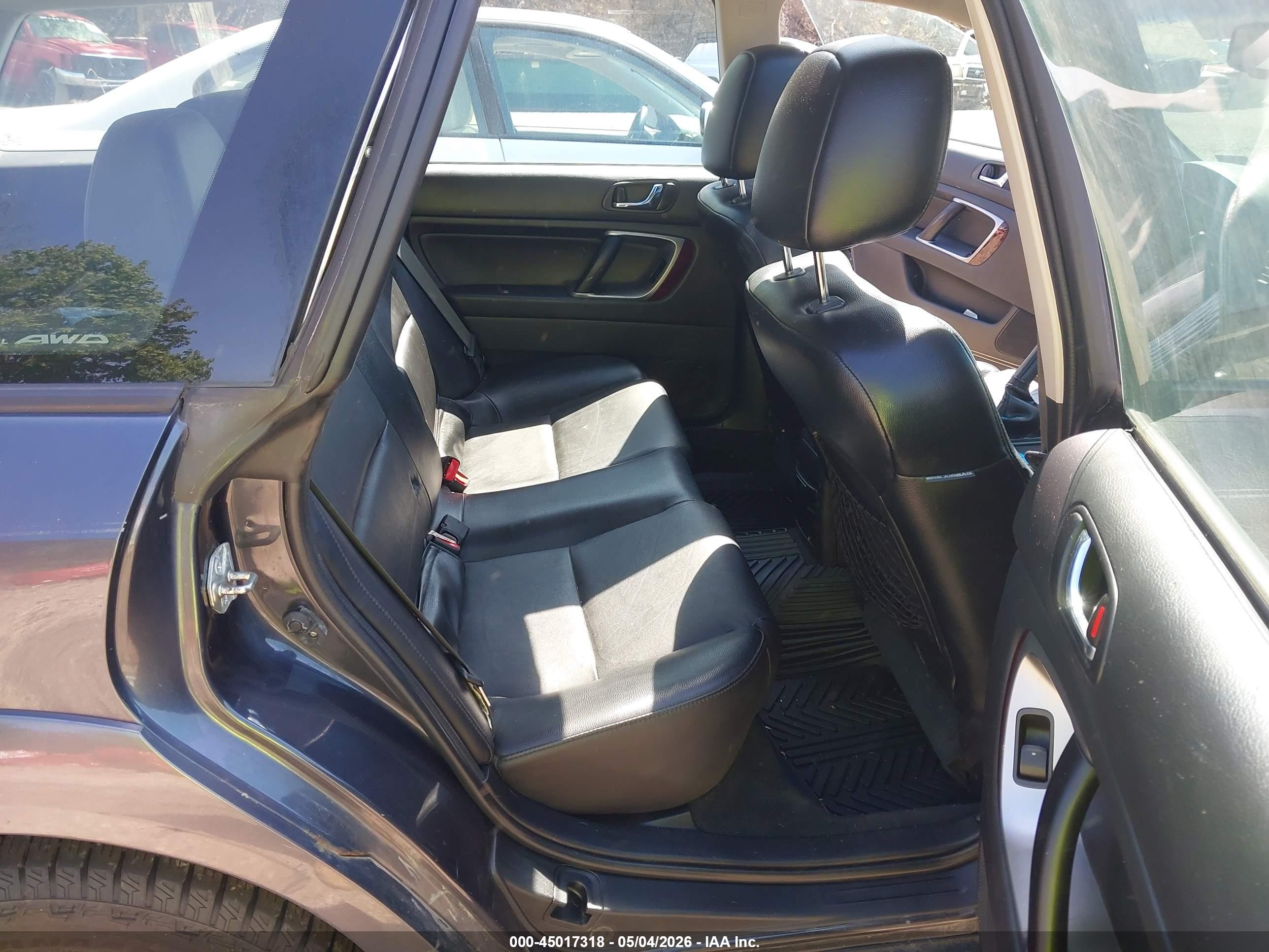 SUBARU OUTBACK image 8