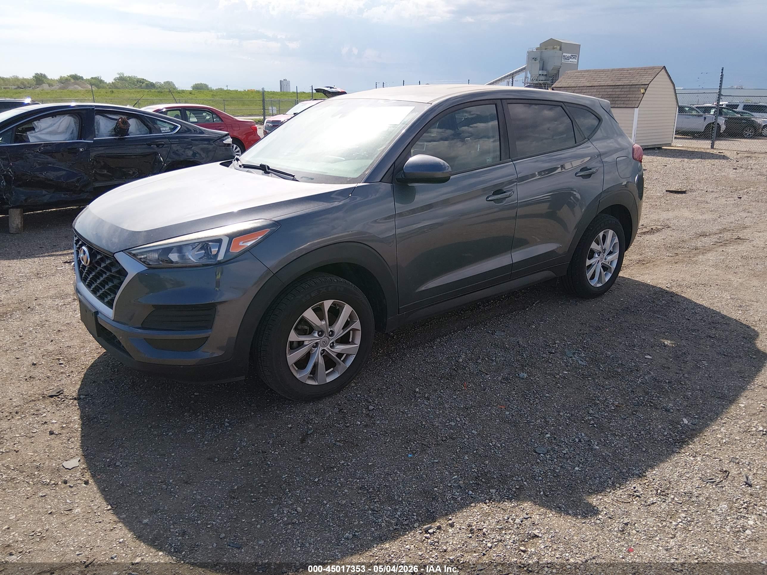 HYUNDAI TUCSON image 2