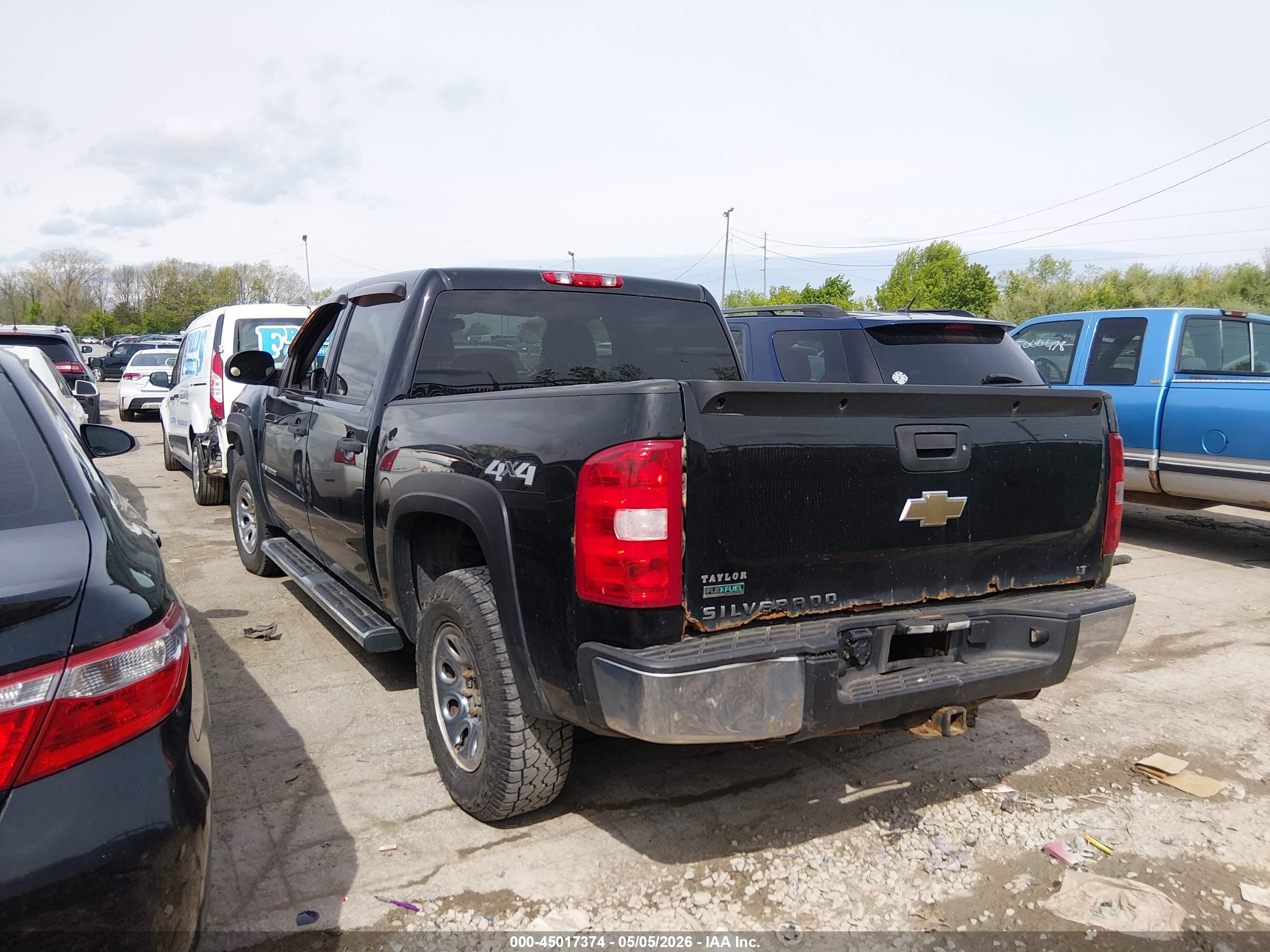CHEVROLET SILVERADO image 3