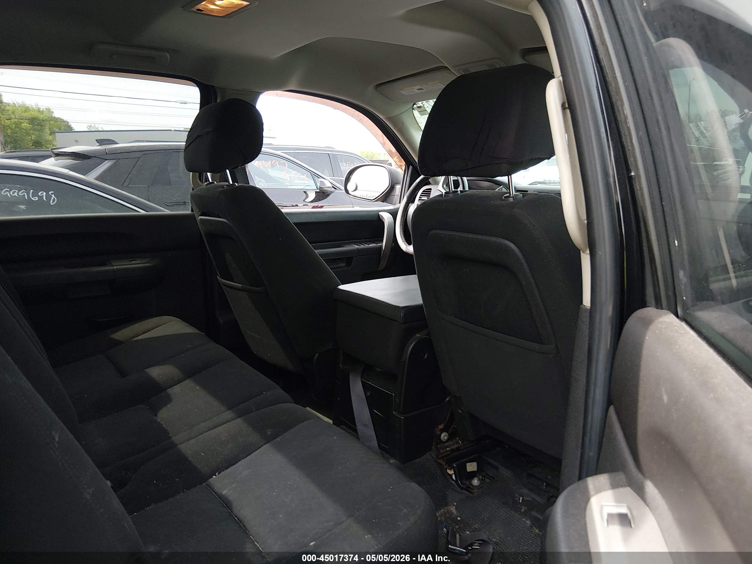 CHEVROLET SILVERADO image 8