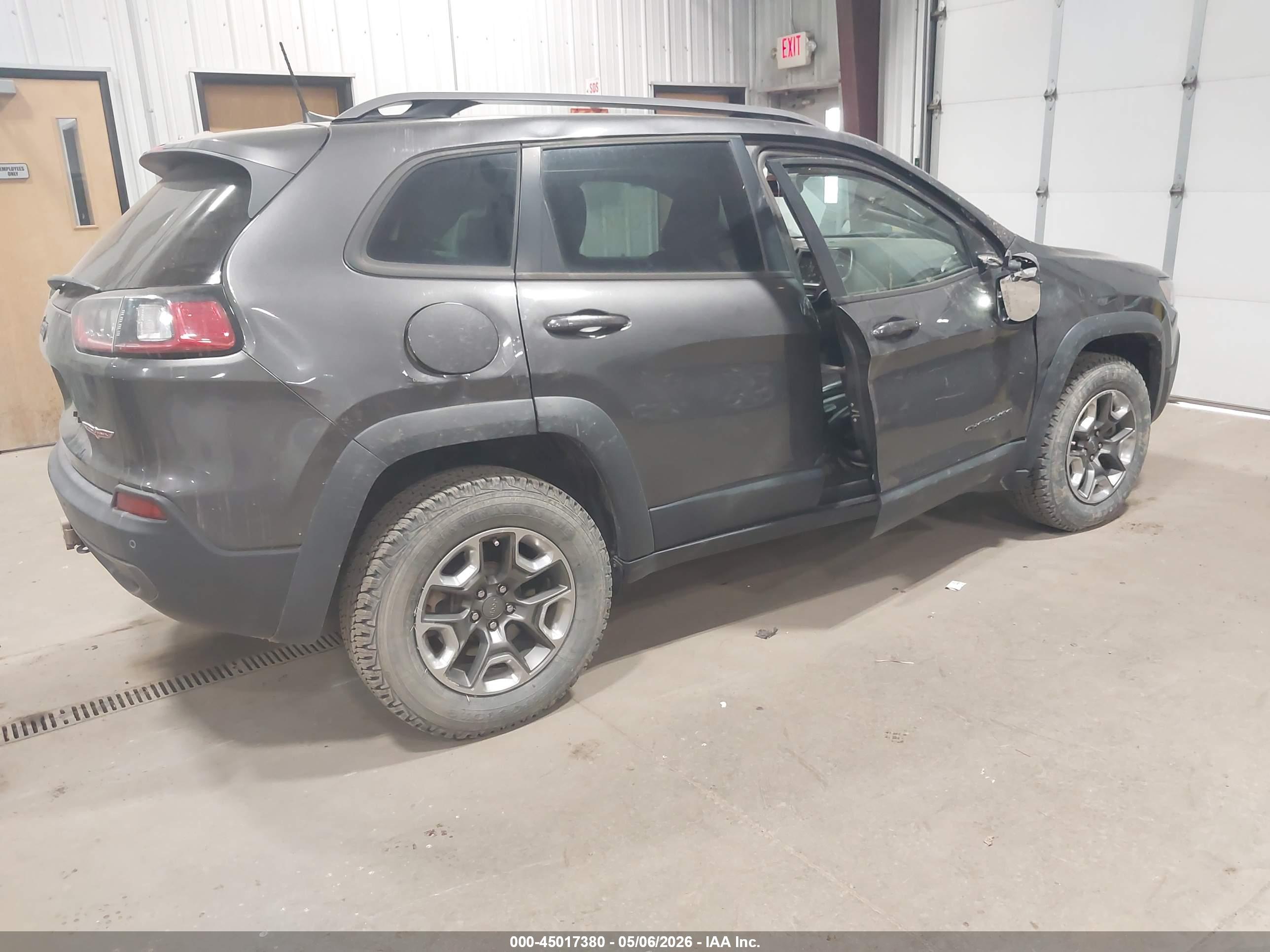 JEEP CHEROKEE image 4