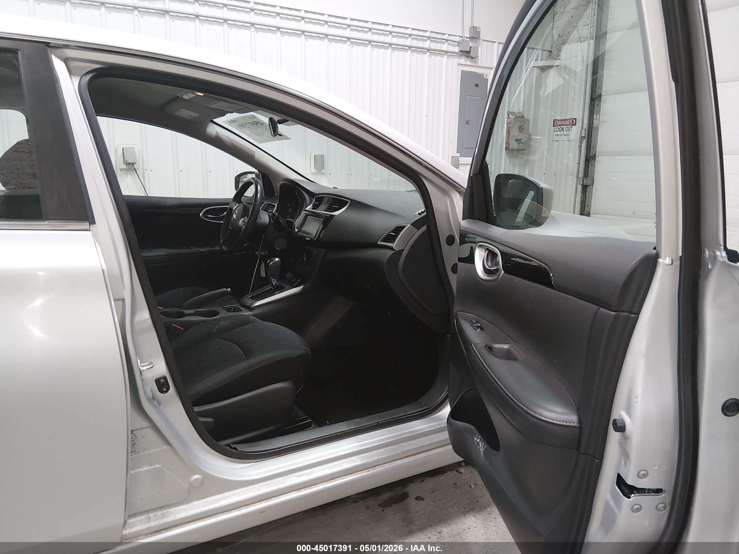 NISSAN SENTRA image 5
