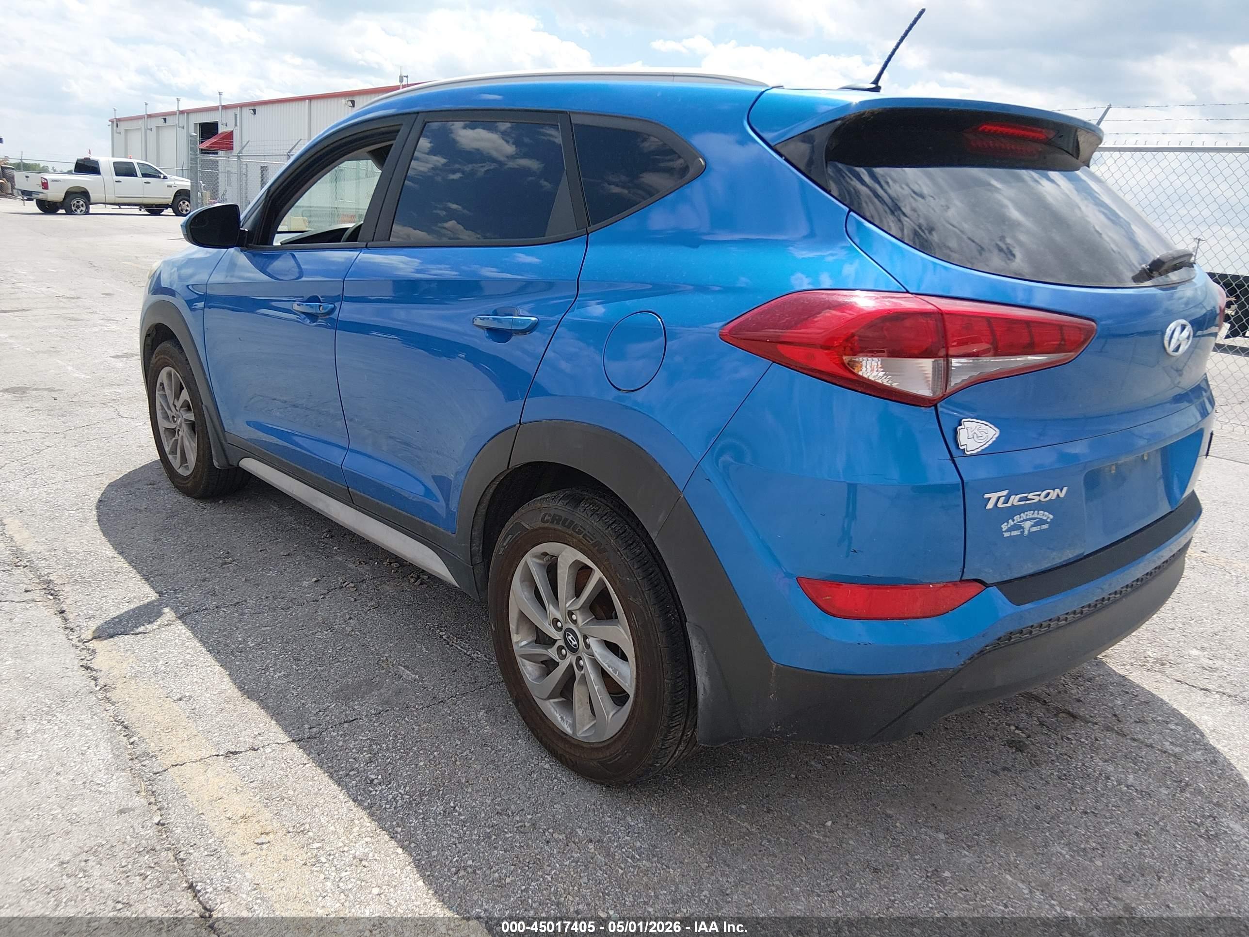 HYUNDAI TUCSON image 3