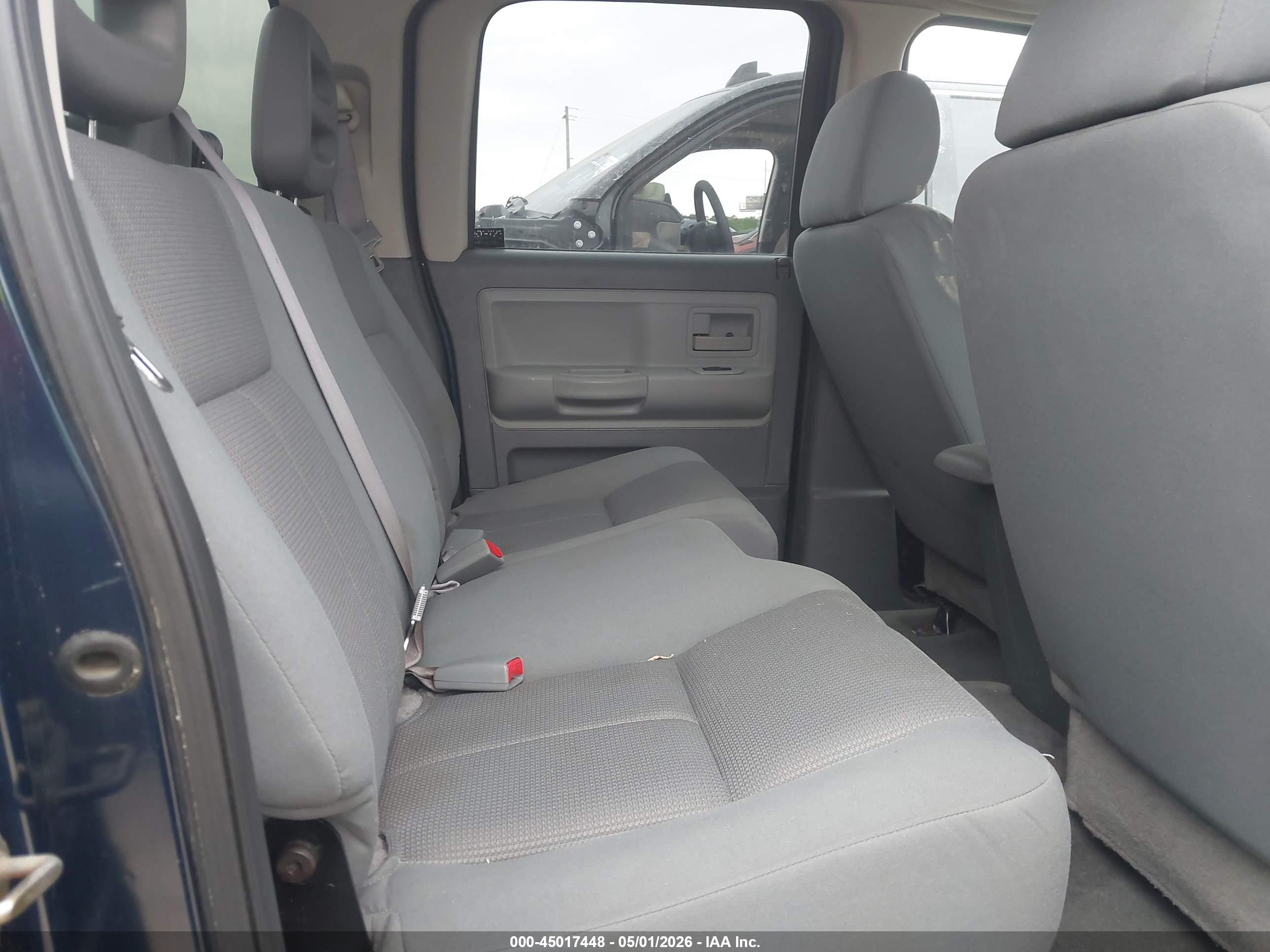 DODGE DAKOTA image 8